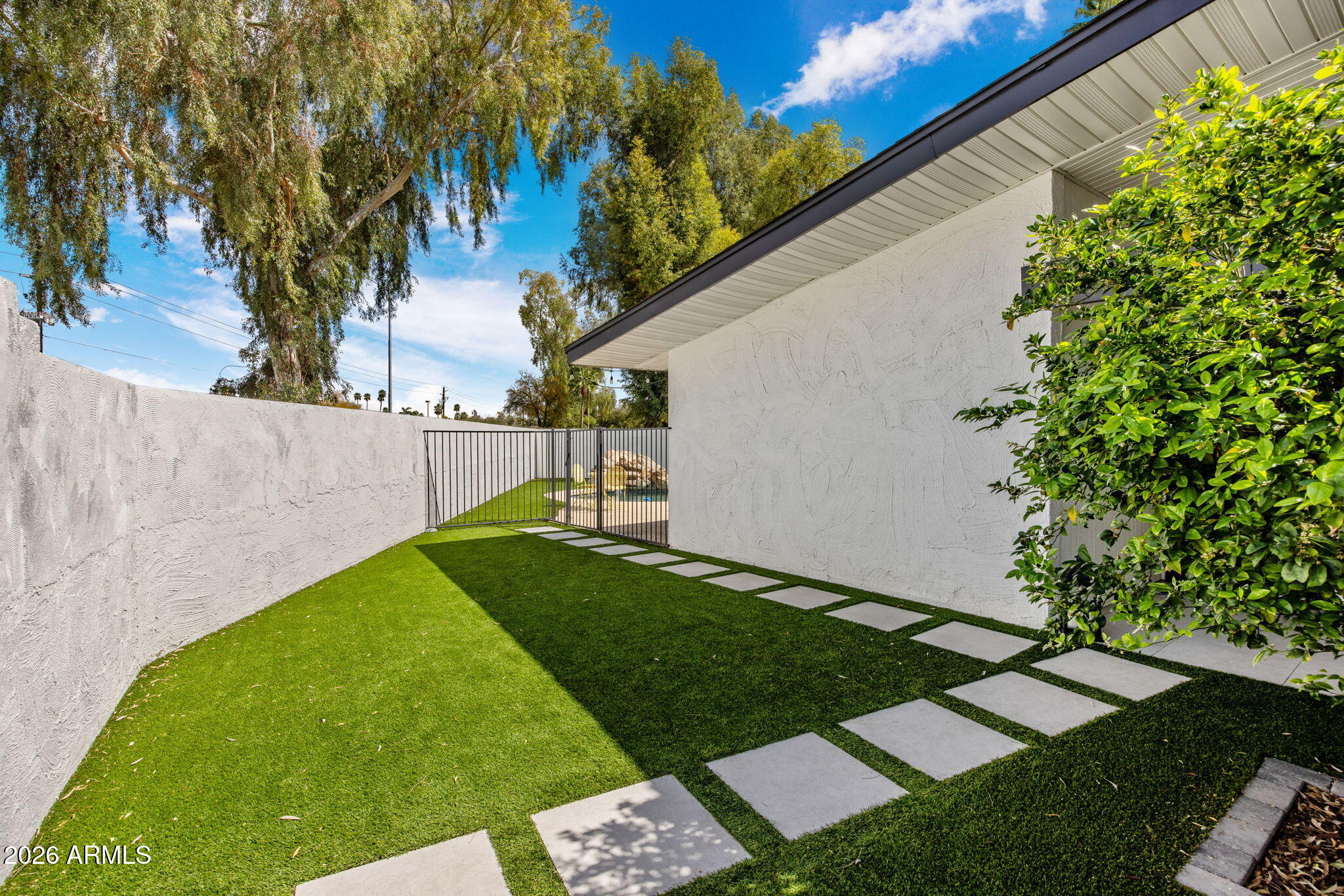 517 W Coral Gables Drive