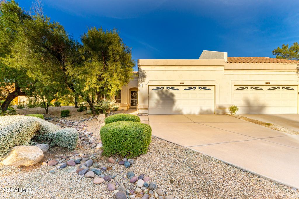 Photo of 19420 N Westbrook Parkway #526, Peoria, AZ 85382 (MLS # 6952579)