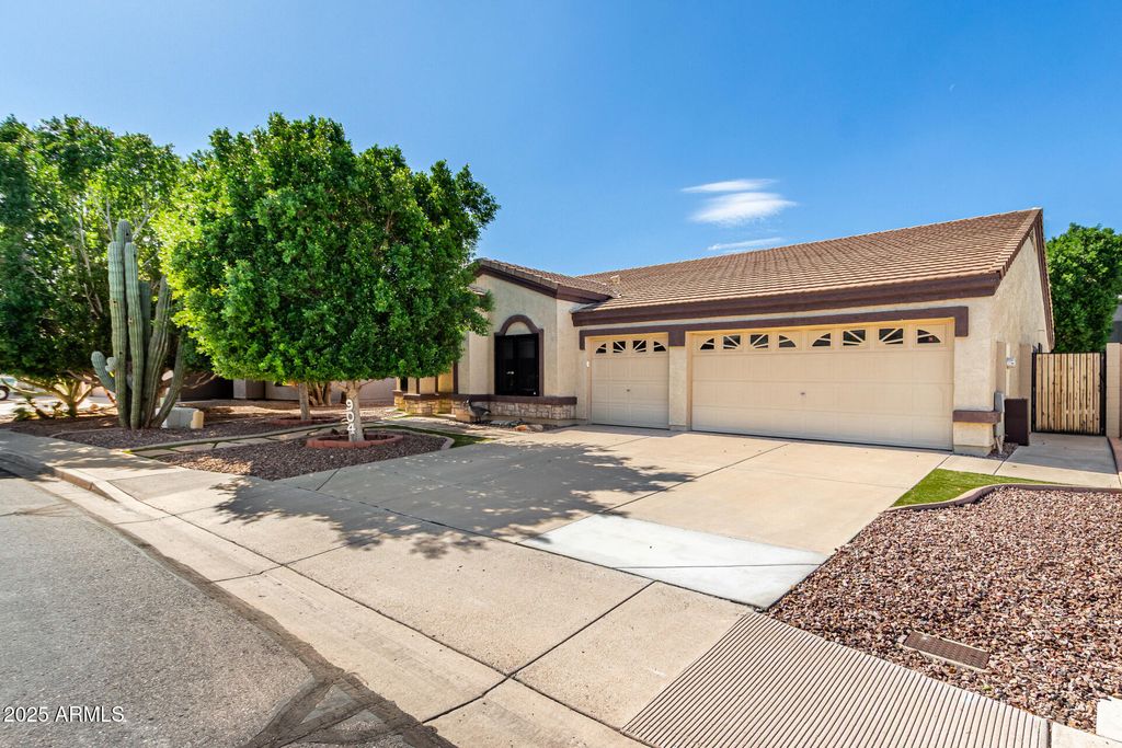 Photo of 904 S 105th Street, Mesa, AZ 85208 (MLS # 6934262)