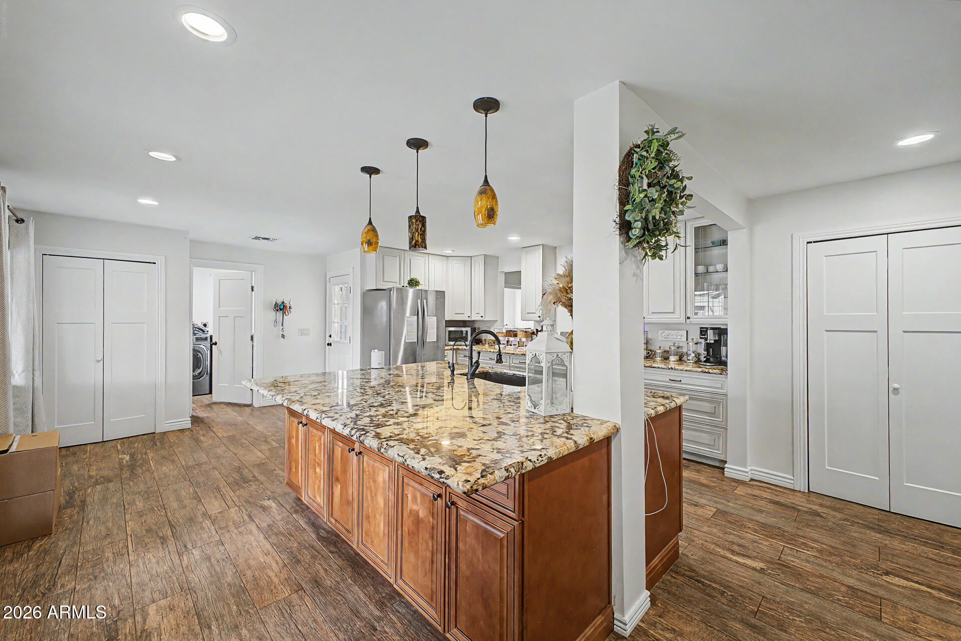 2410 N 39TH Place