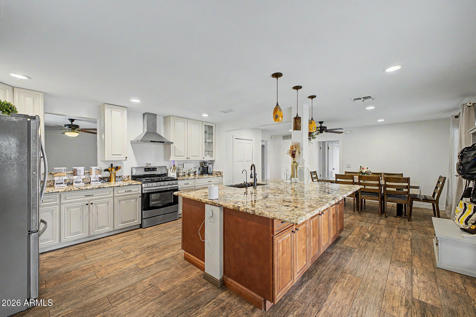 2410 N 39TH Place