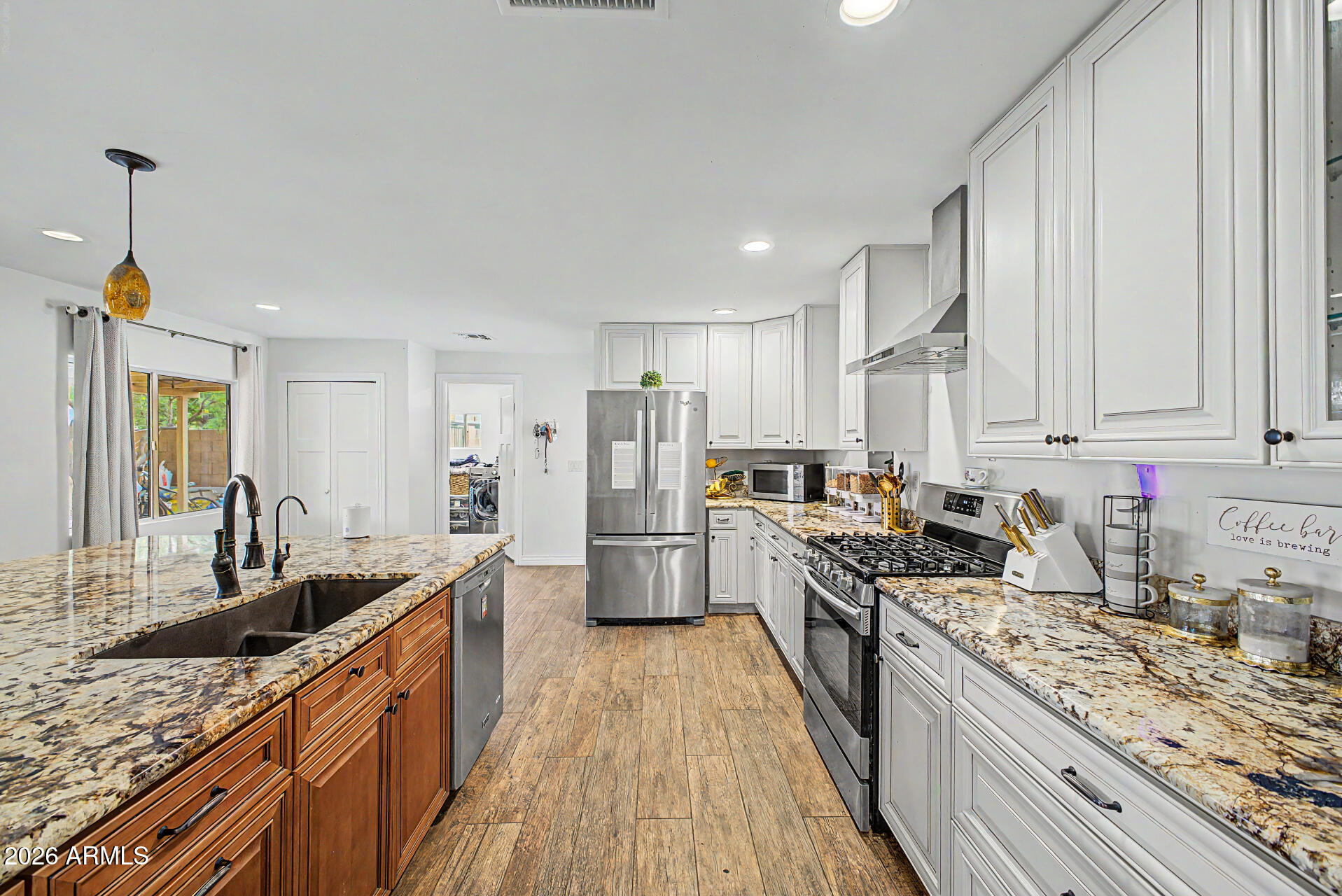 2410 N 39TH Place
