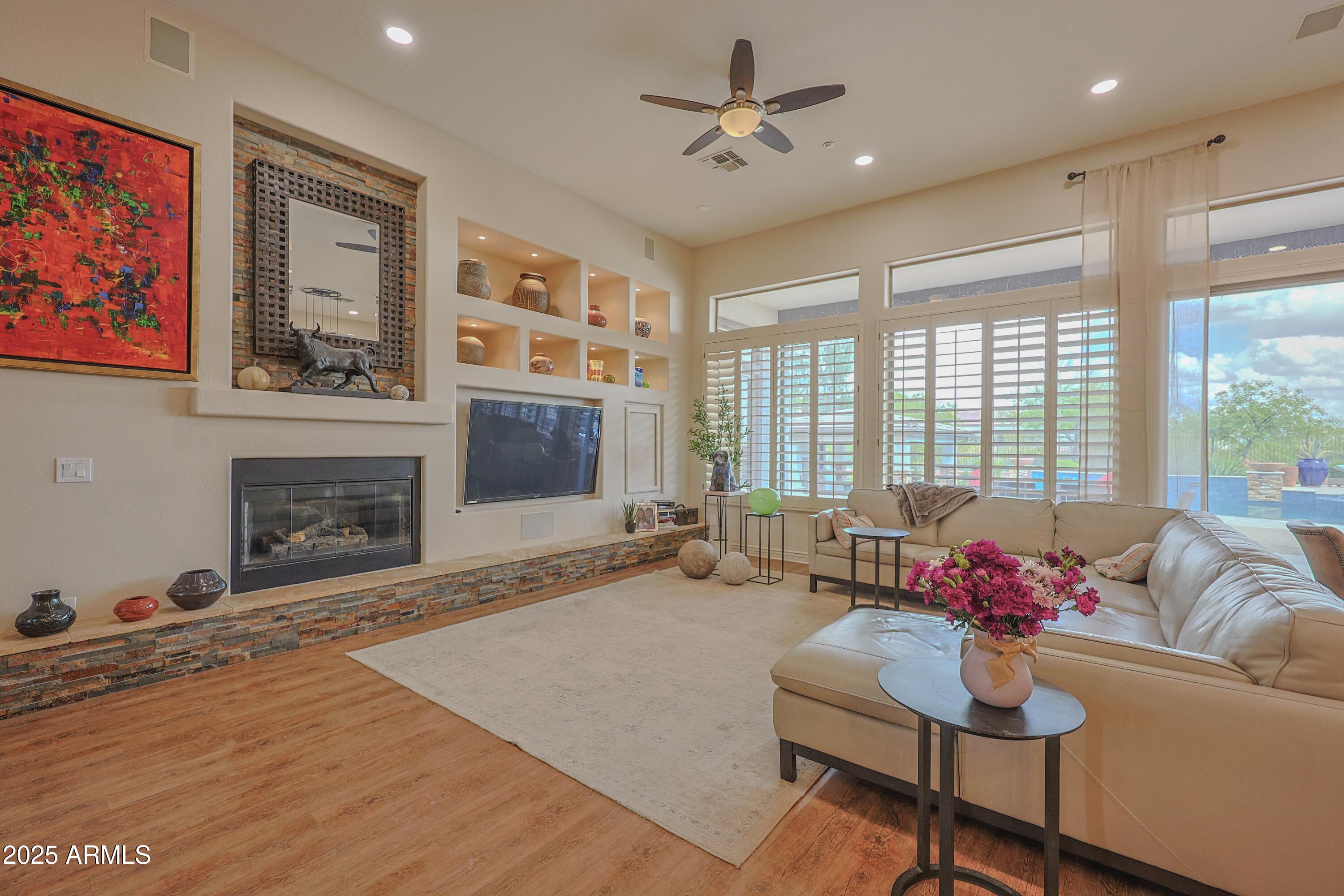 42405 N HARBOUR TOWN Court