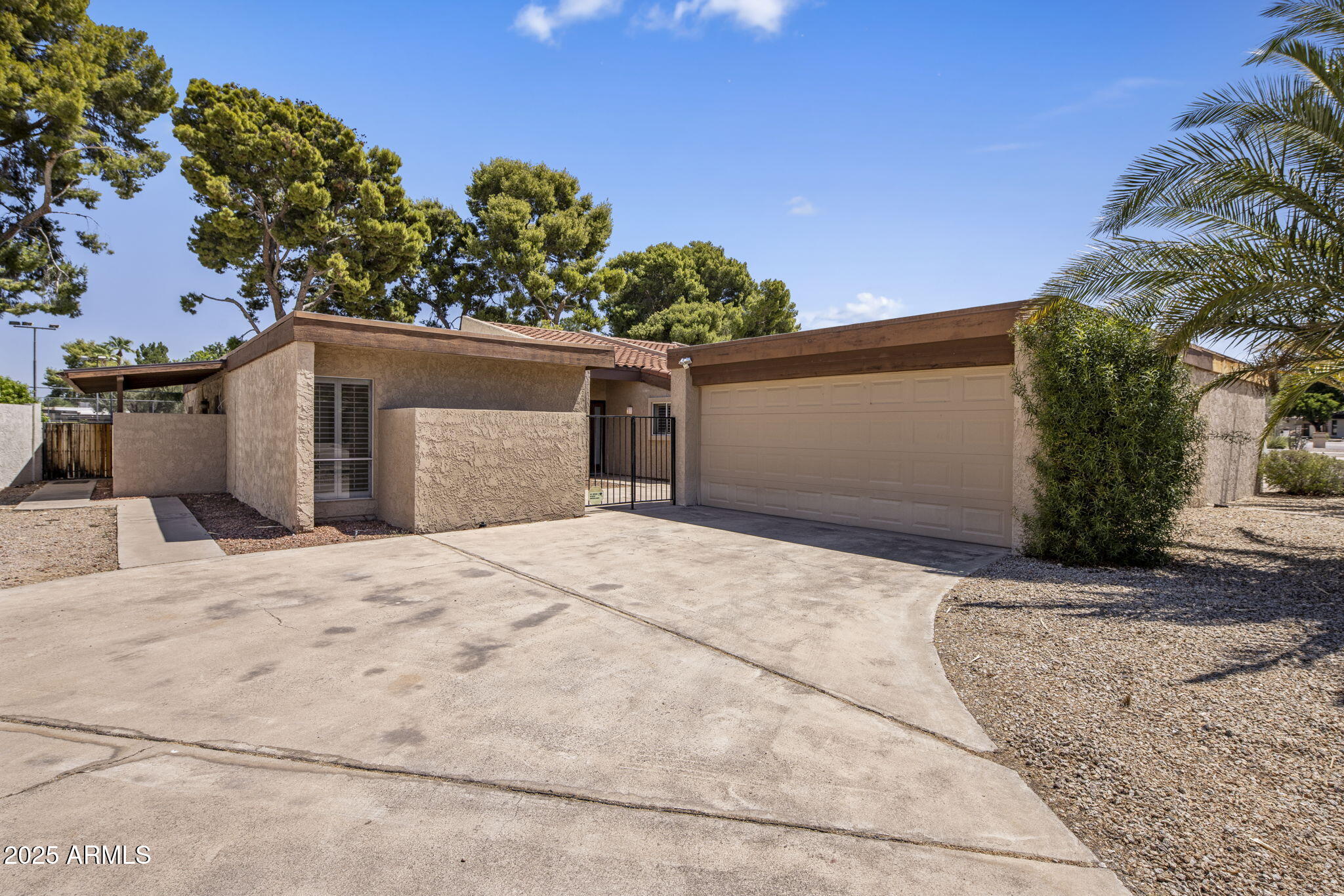 150 W TAM OSHANTER Drive
