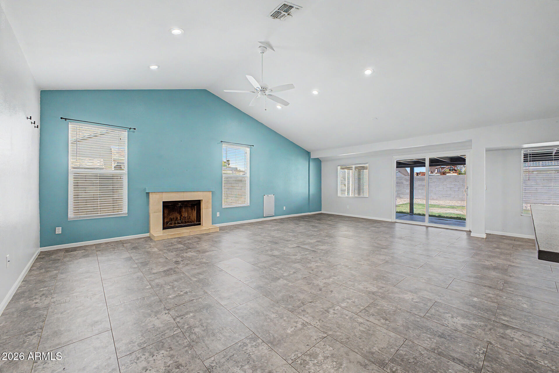8556 W CHARTER OAK Road