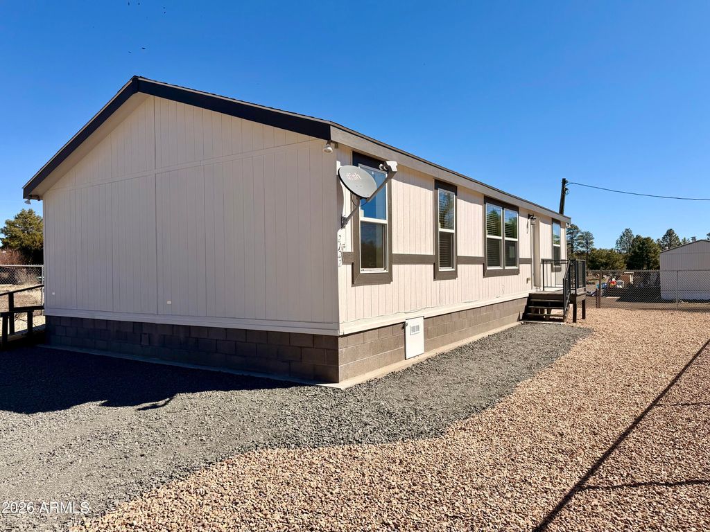 Photo of 2122 Meadow Lane, Overgaard, AZ 85933 (MLS # 7032485)