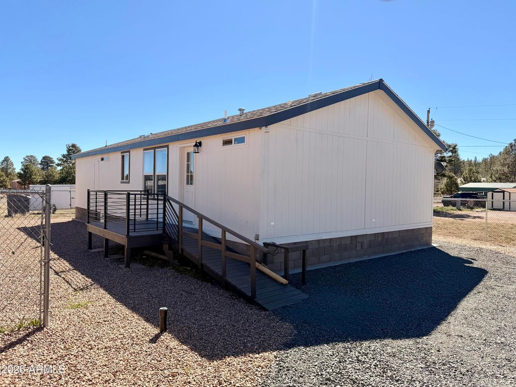 Photo of 2122 Meadow Lane, Overgaard, AZ 85933 (MLS # 7032485)