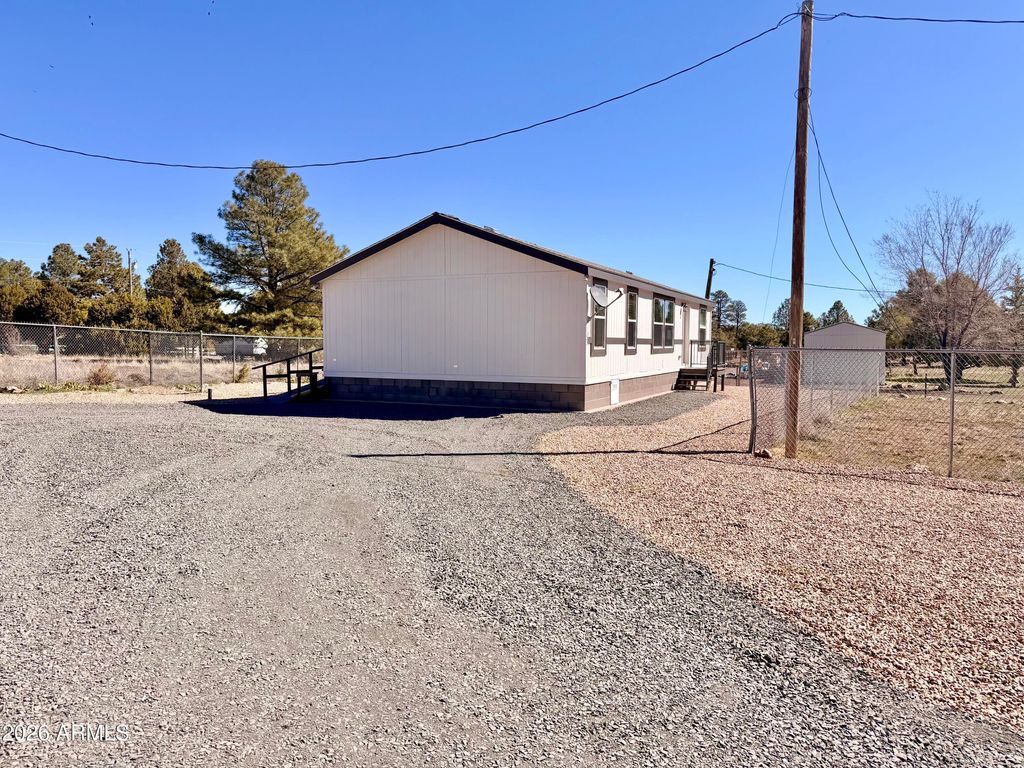 Photo of 2122 Meadow Lane, Overgaard, AZ 85933 (MLS # 7032485)