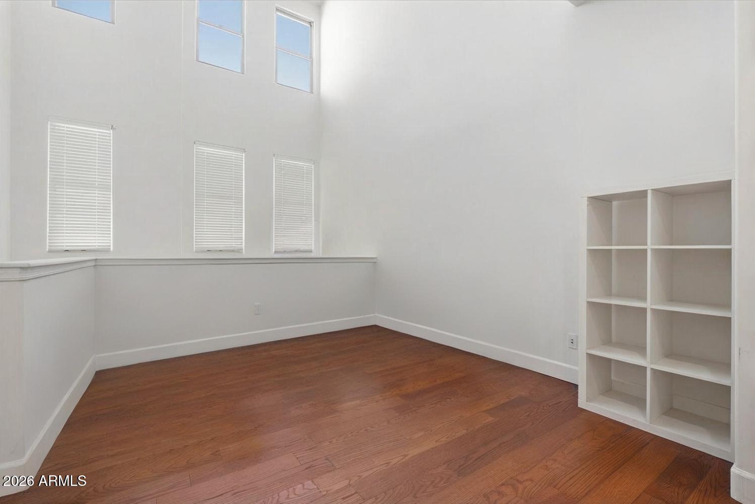 637 S ROOSEVELT Street