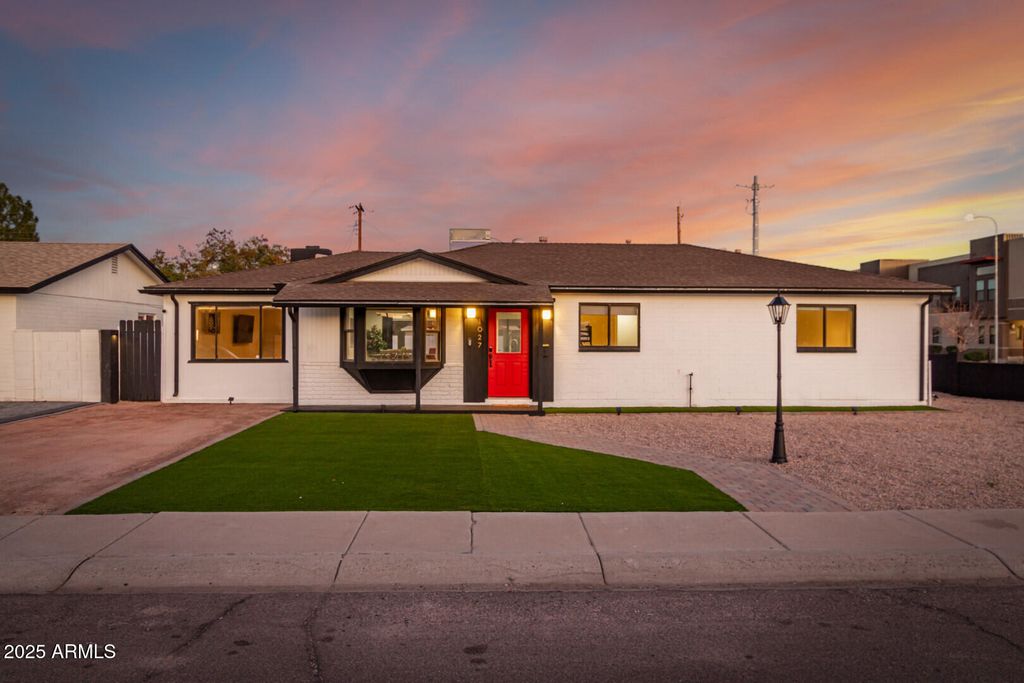 Photo of 1027 S Siesta Lane, Tempe, AZ 85281 (MLS # 6879056)