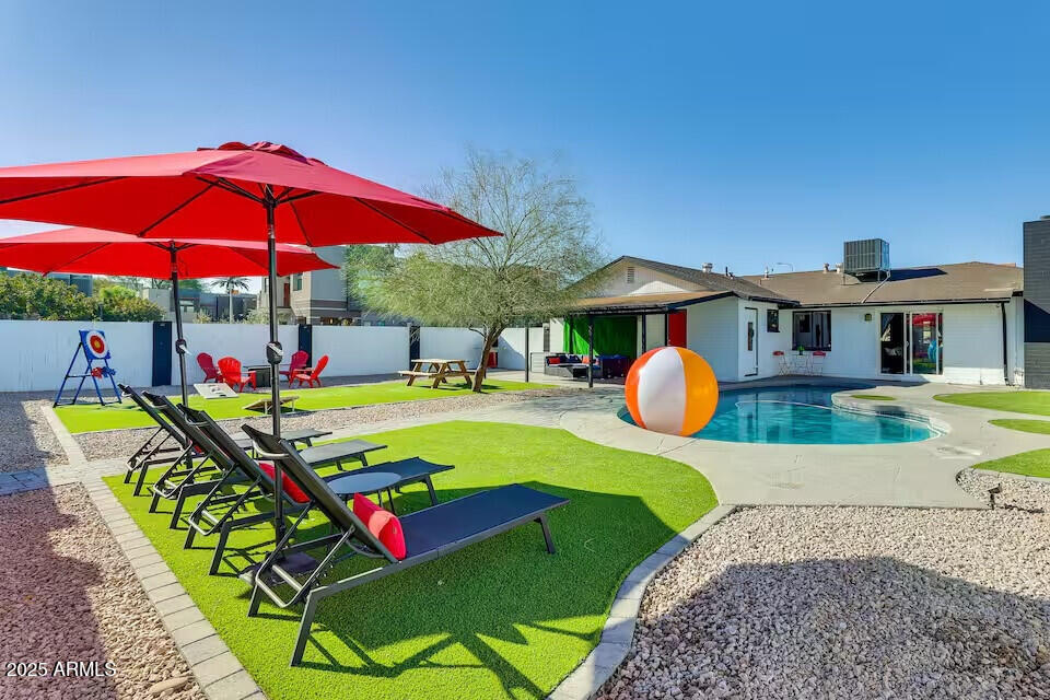 1027 S SIESTA Lane