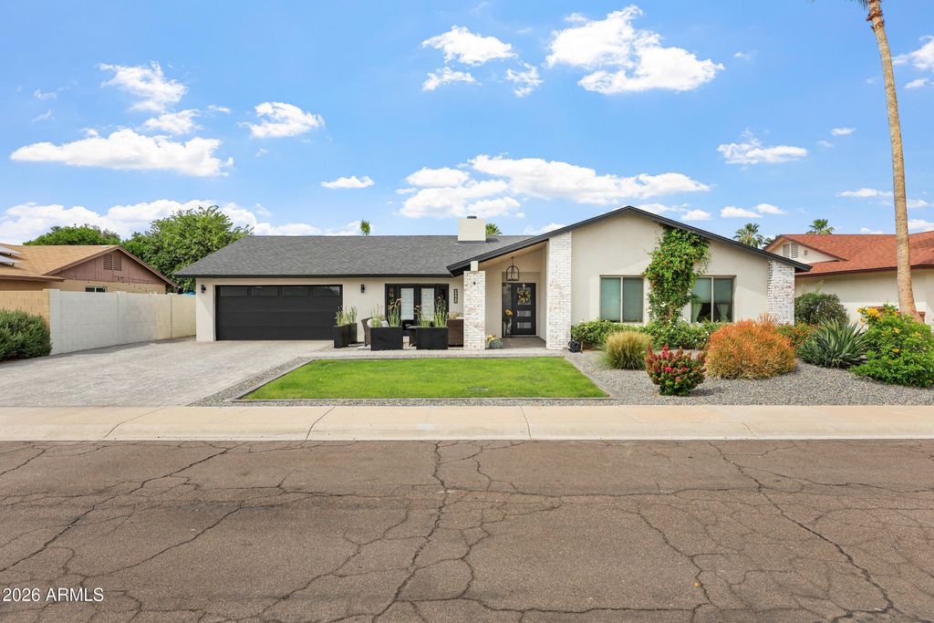 Photo of 9062 E Sheena Drive, Scottsdale, AZ 85260 (MLS # 7019203)