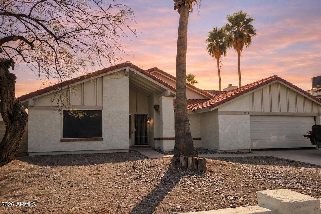Photo of 7739 W Cholla Street, Peoria, AZ 85345 (MLS # 6996498)