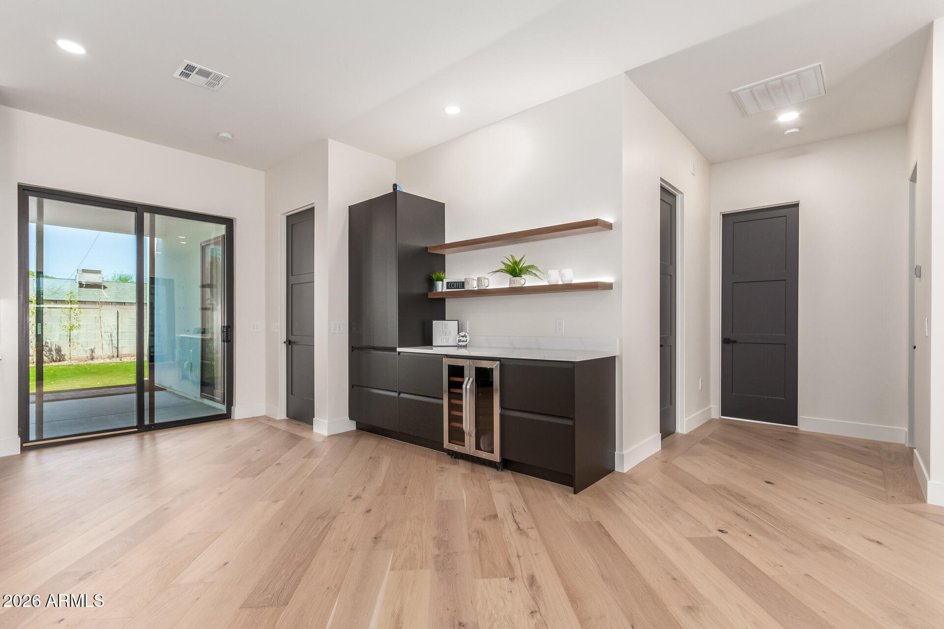 EASTERN GARDENS - Residential