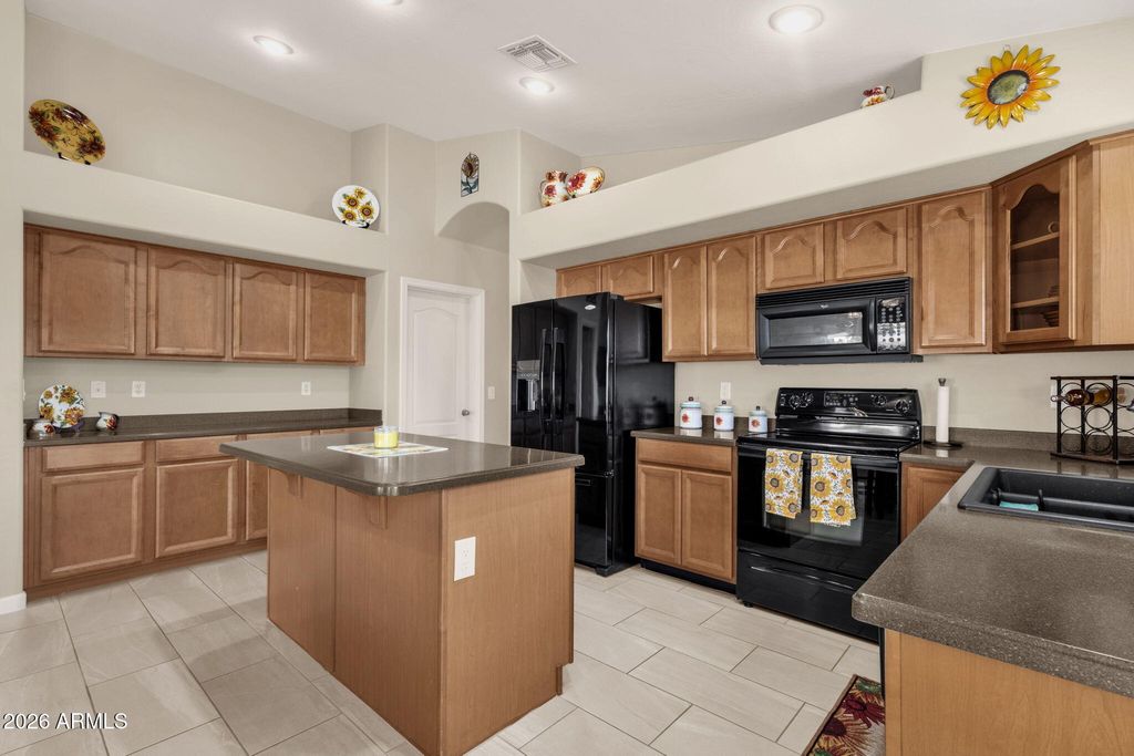 Photo of 5672 W Manzanita Drive, Glendale, AZ 85302 (MLS # 6976360)