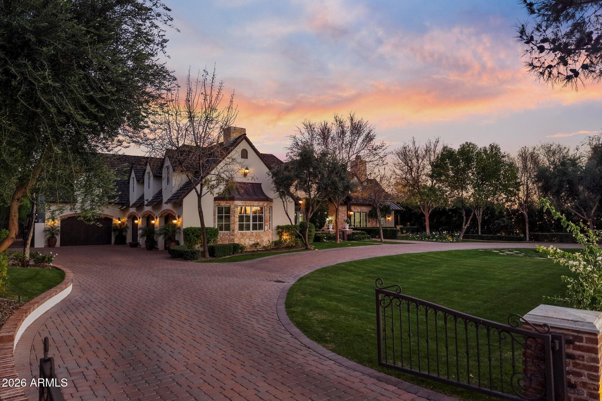 4715 N LAUNFAL Avenue