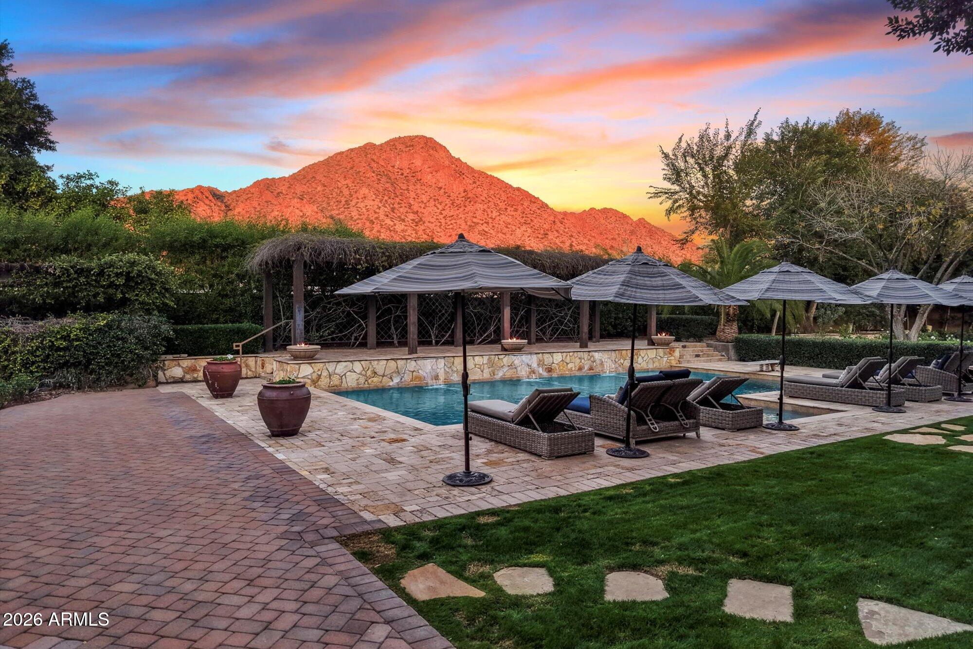 4715 N LAUNFAL Avenue