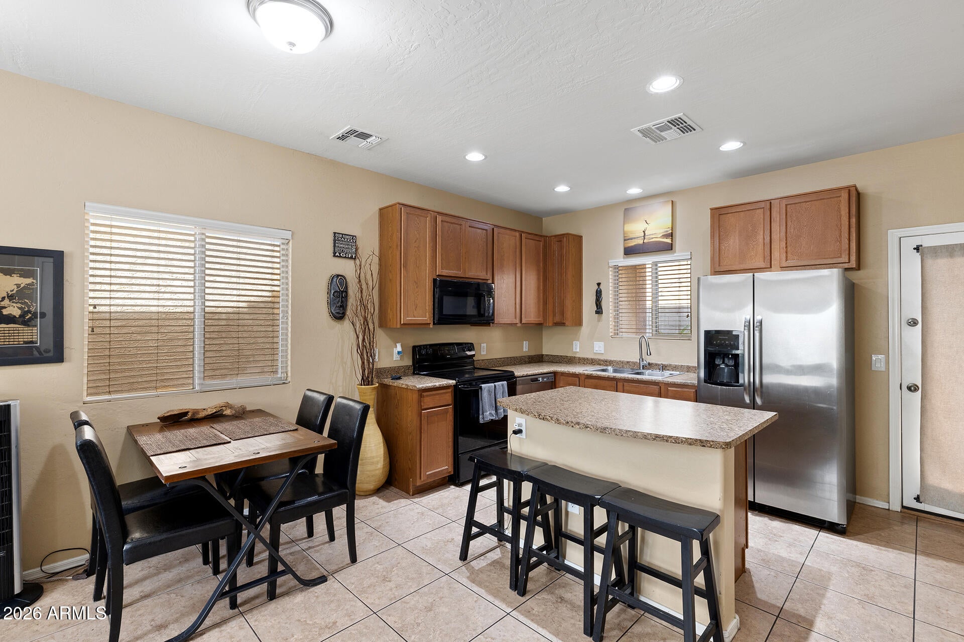 319 S TRAVIS --