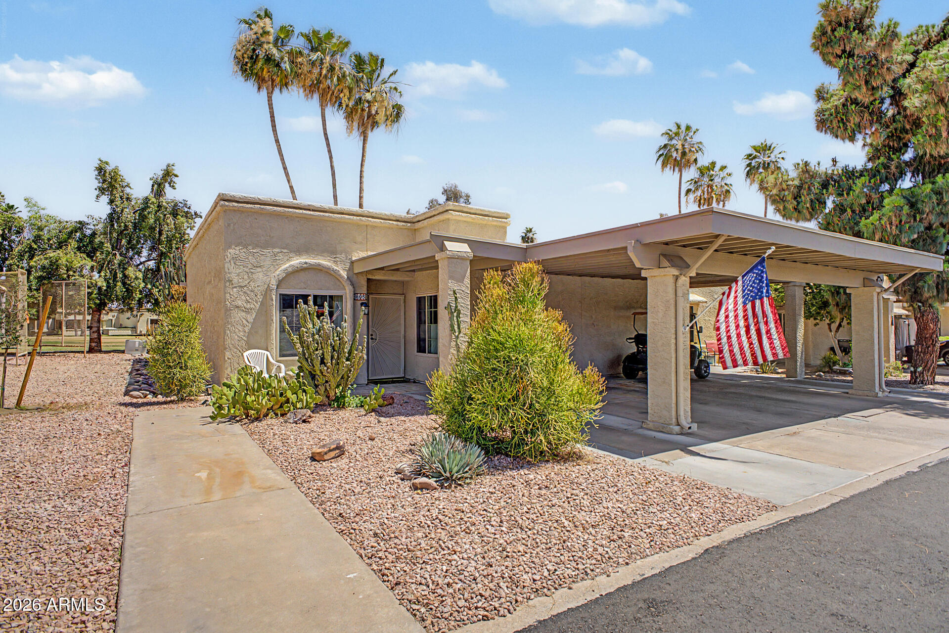 605 S DESERT FLOWER Drive