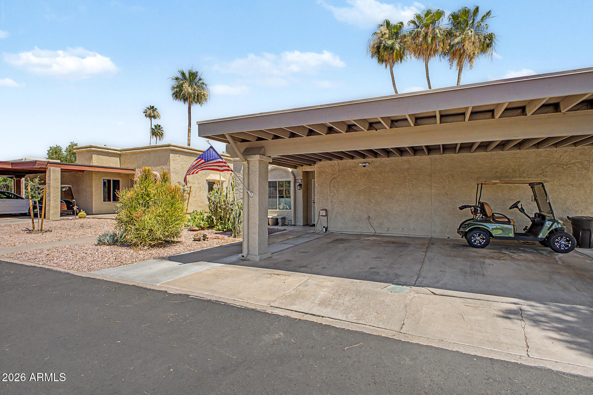 605 S DESERT FLOWER Drive