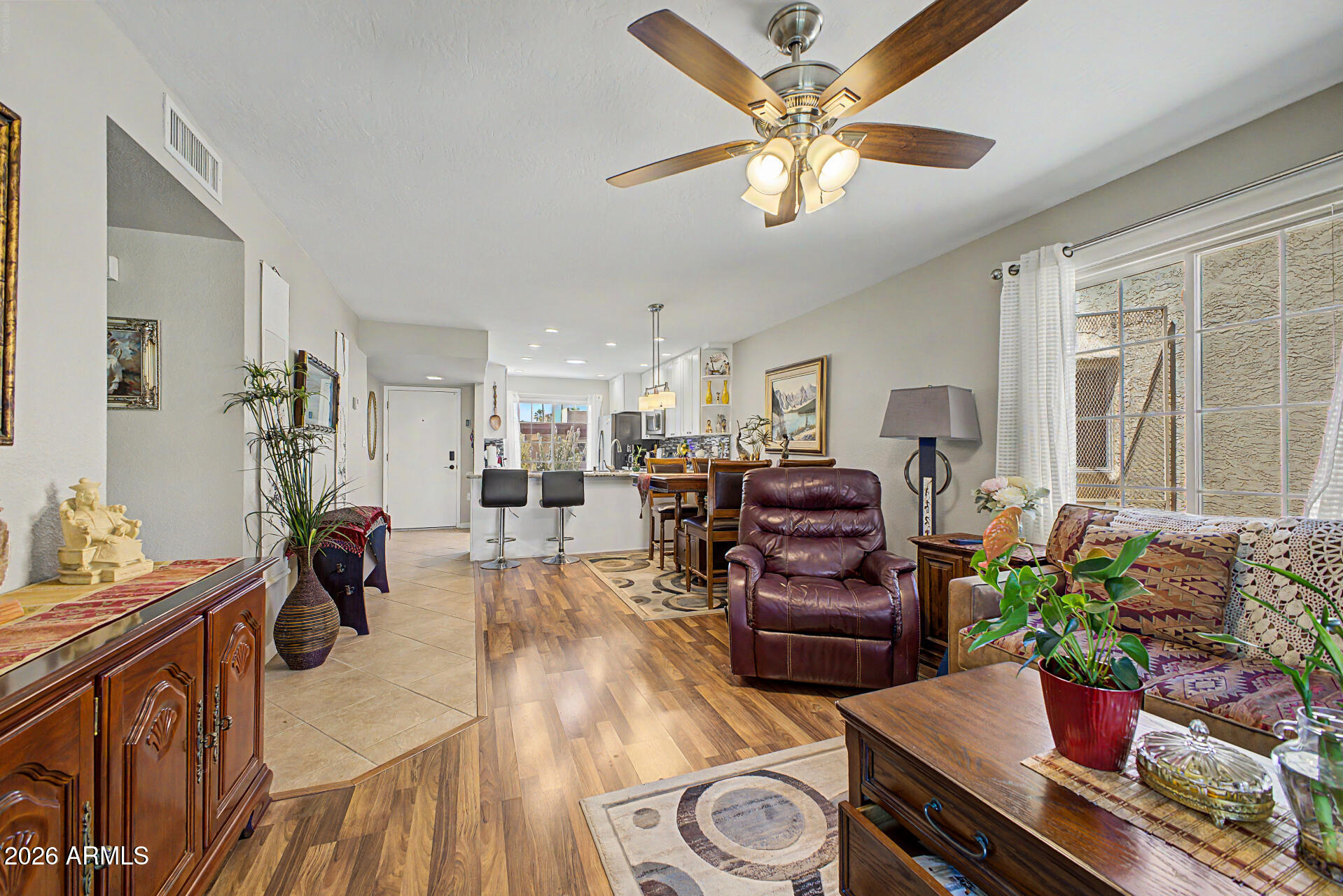 605 S DESERT FLOWER Drive