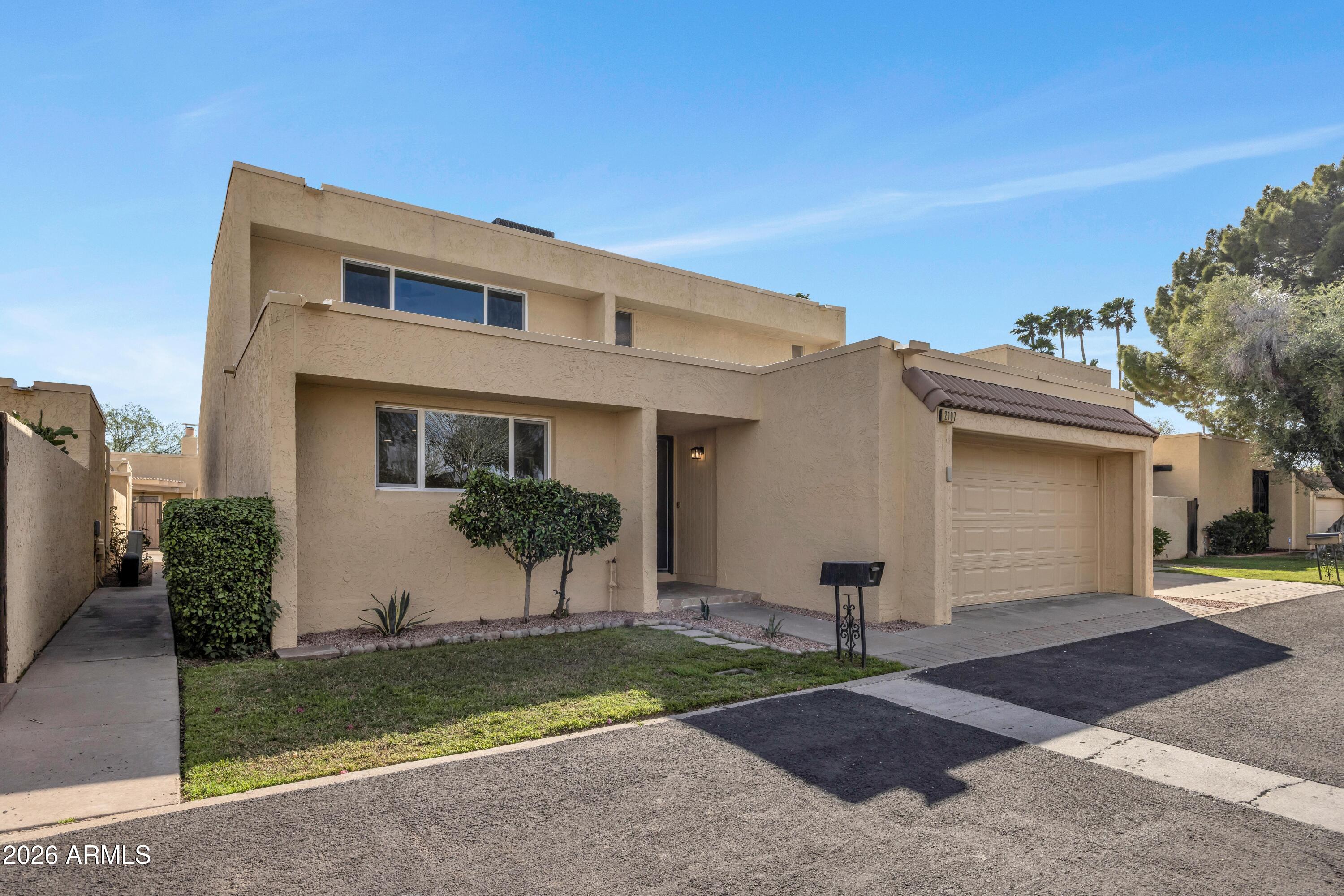 2107 W MARLETTE Avenue