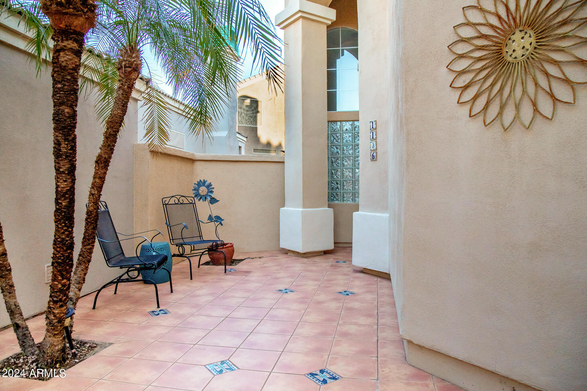 1136 E HIDDENVIEW Drive