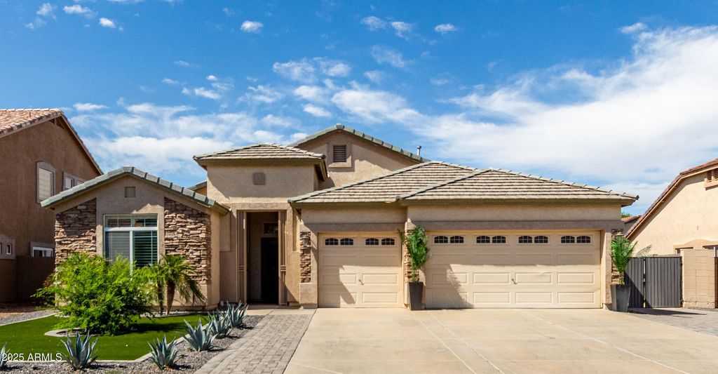 Photo of 3354 E Thornton Avenue, Gilbert, AZ 85297 (MLS # 6988876)