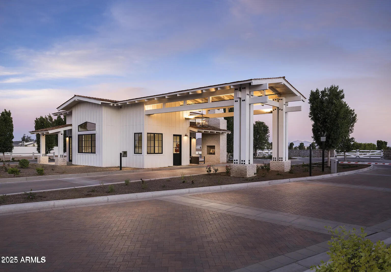 17141 W MIDDLEBURY Street