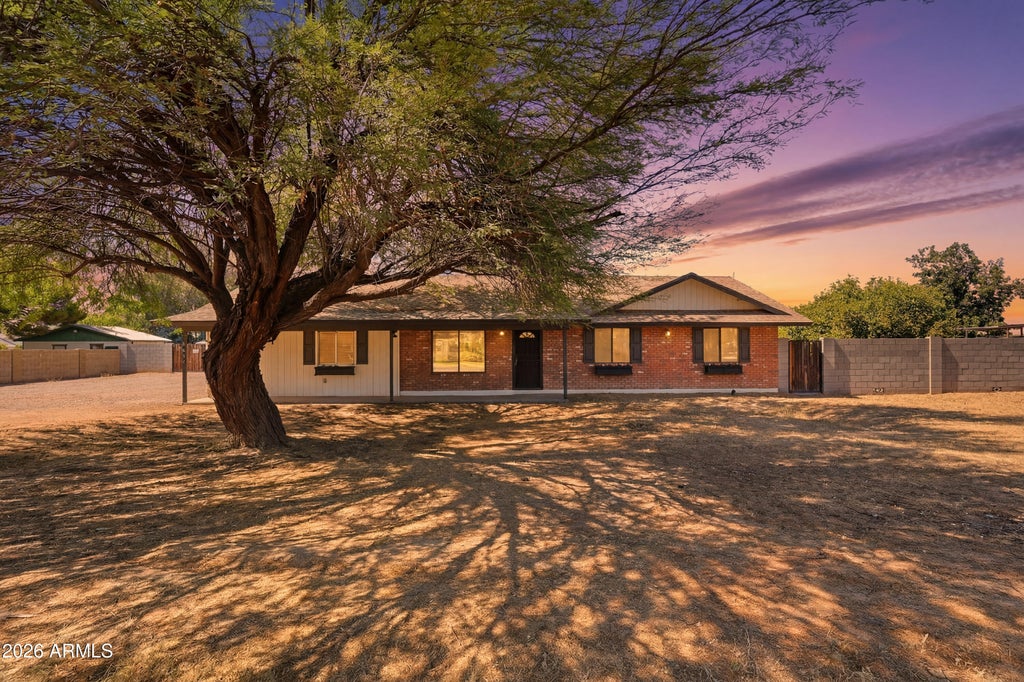 Photo of 2266 E Willis Road, Gilbert, AZ 85297 (MLS # 7044633)