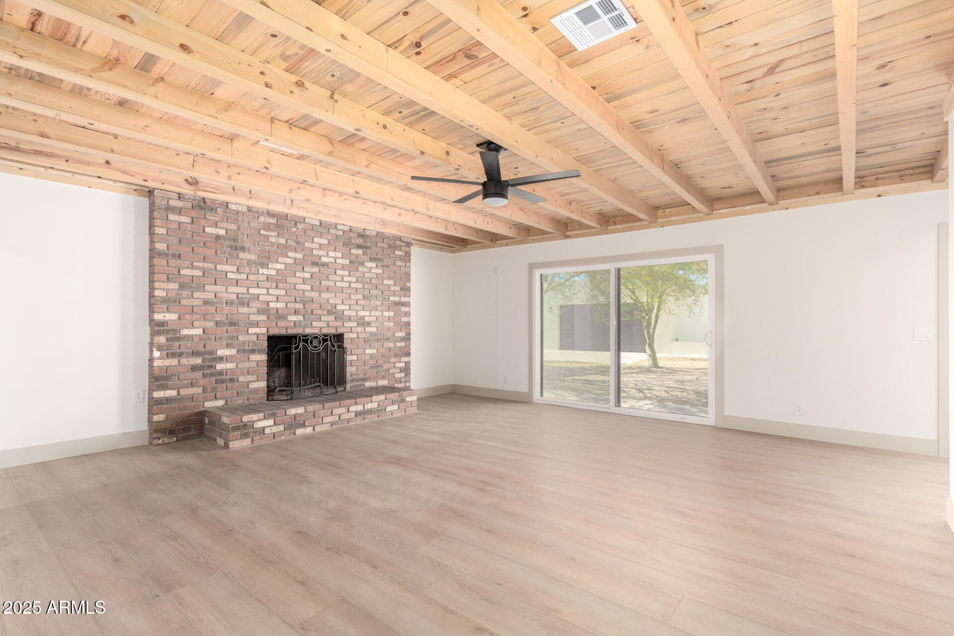 1552 E RANCH Road