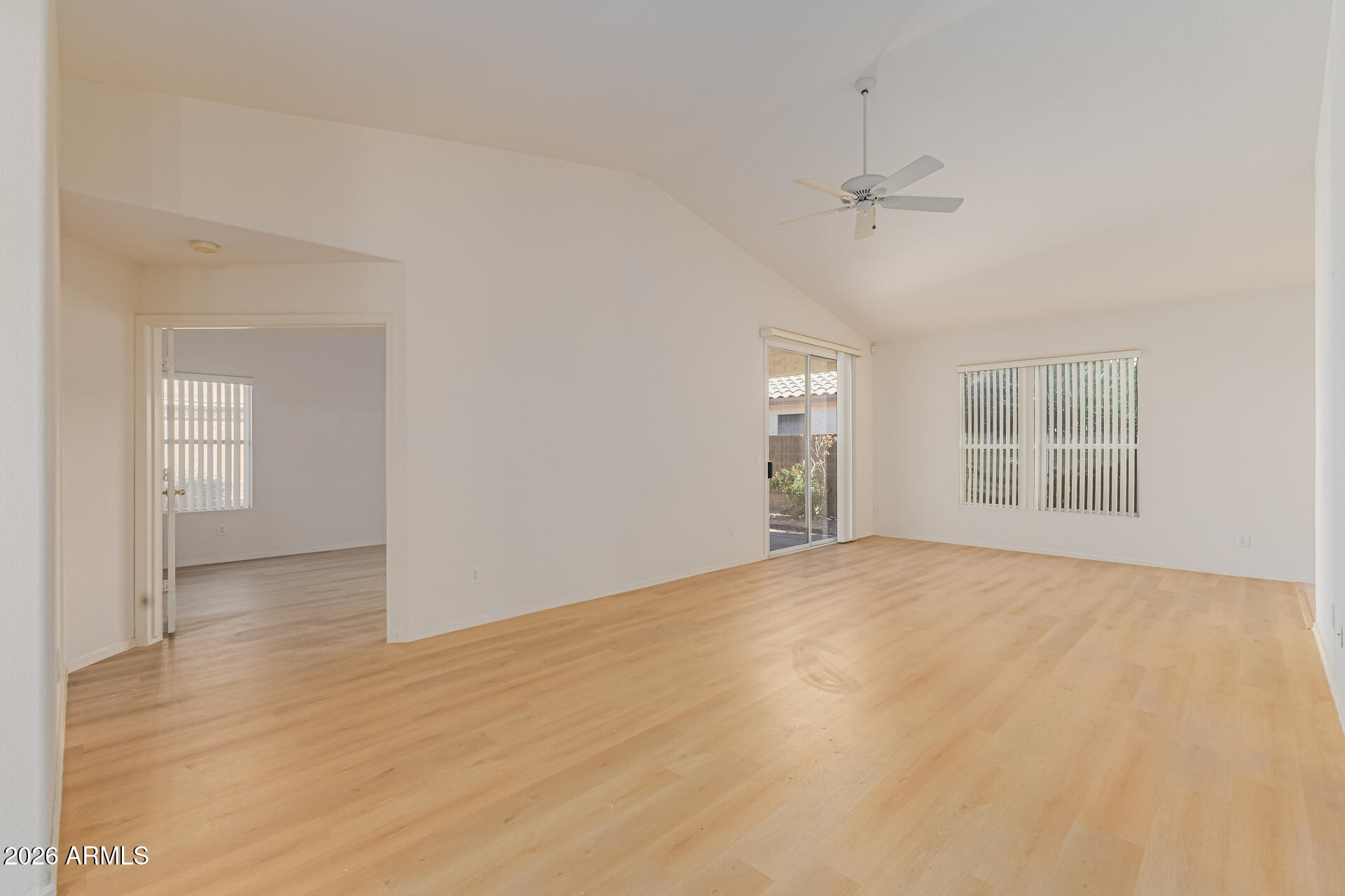 9846 W TONOPAH Drive