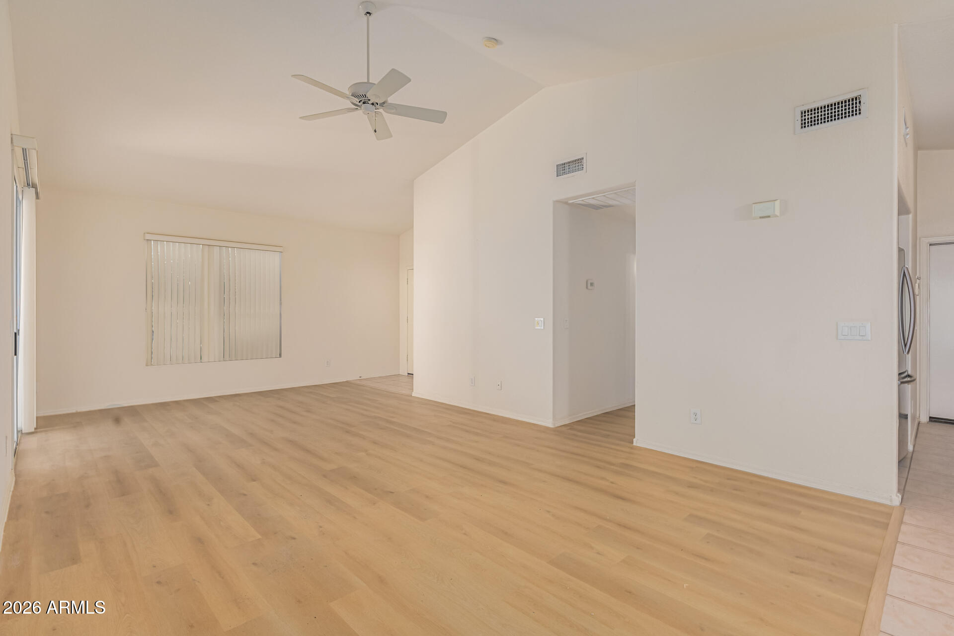 9846 W TONOPAH Drive