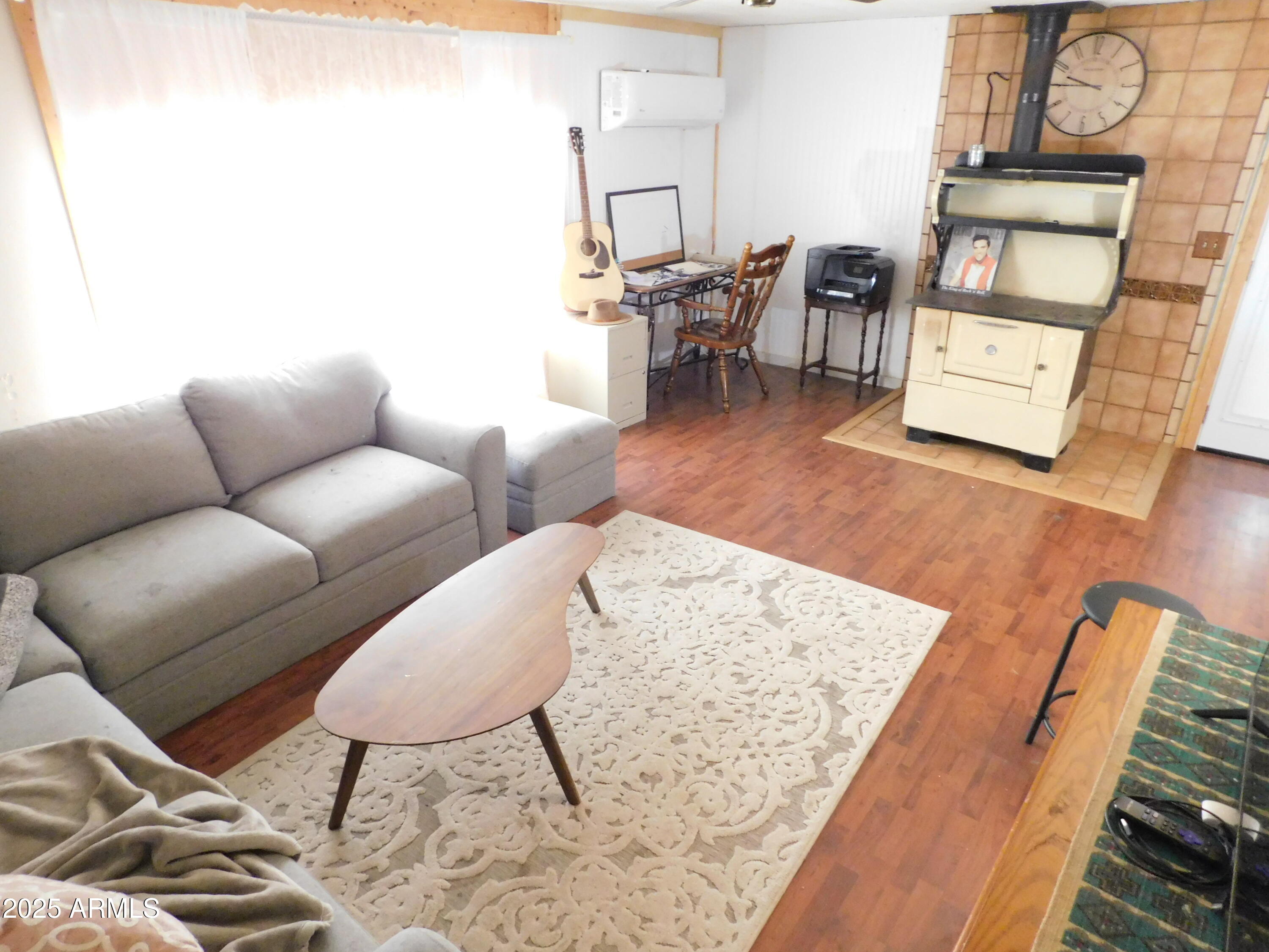 9097 N MONTIE Avenue