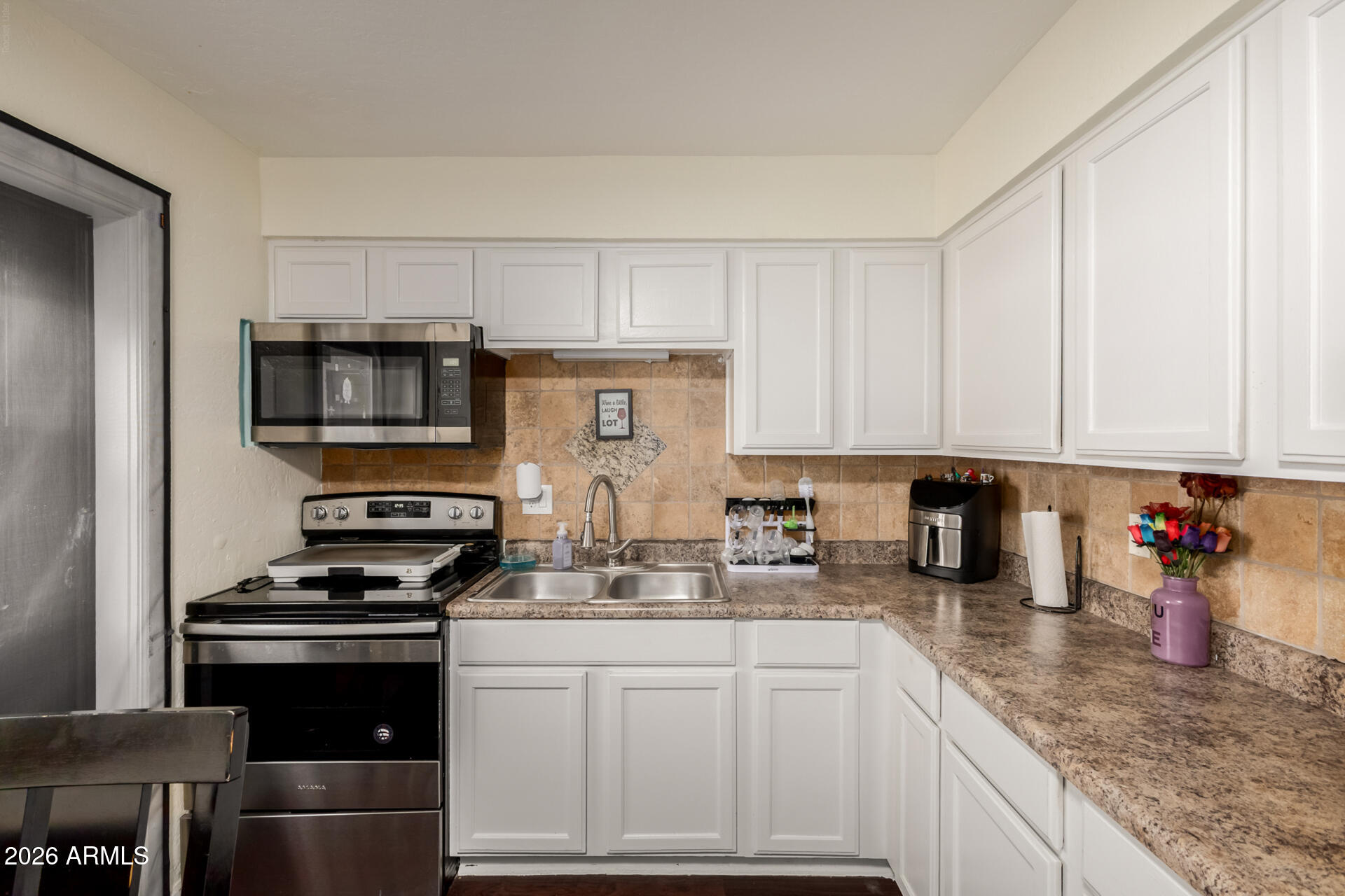 4615 N 39TH Avenue 23