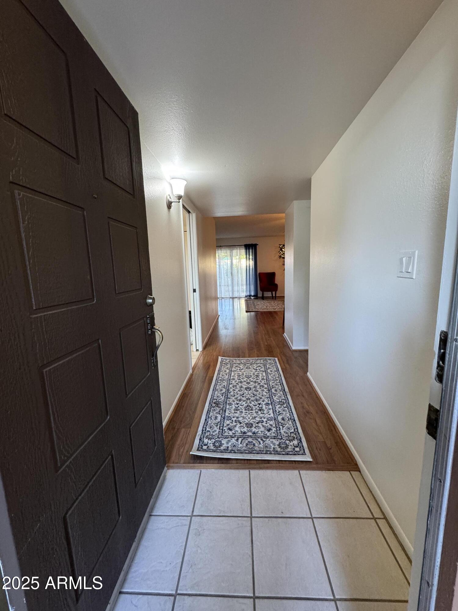 2404 W RUE DE LAMOUR Avenue