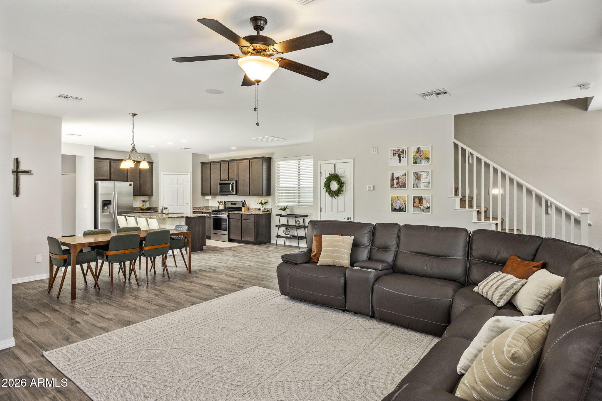 2022 W DESERT HOLLOW Drive