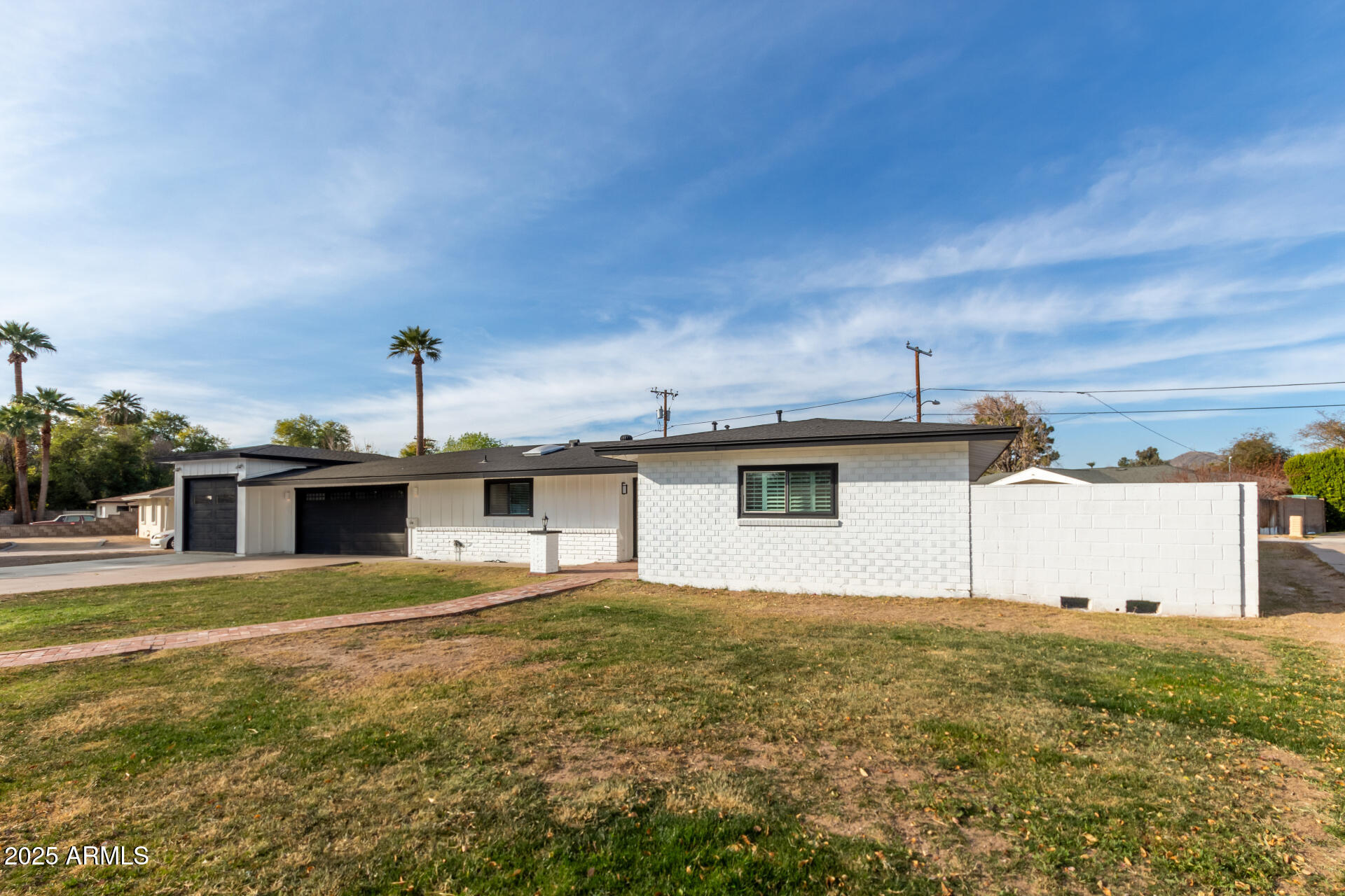 126 E NORTHERN Avenue