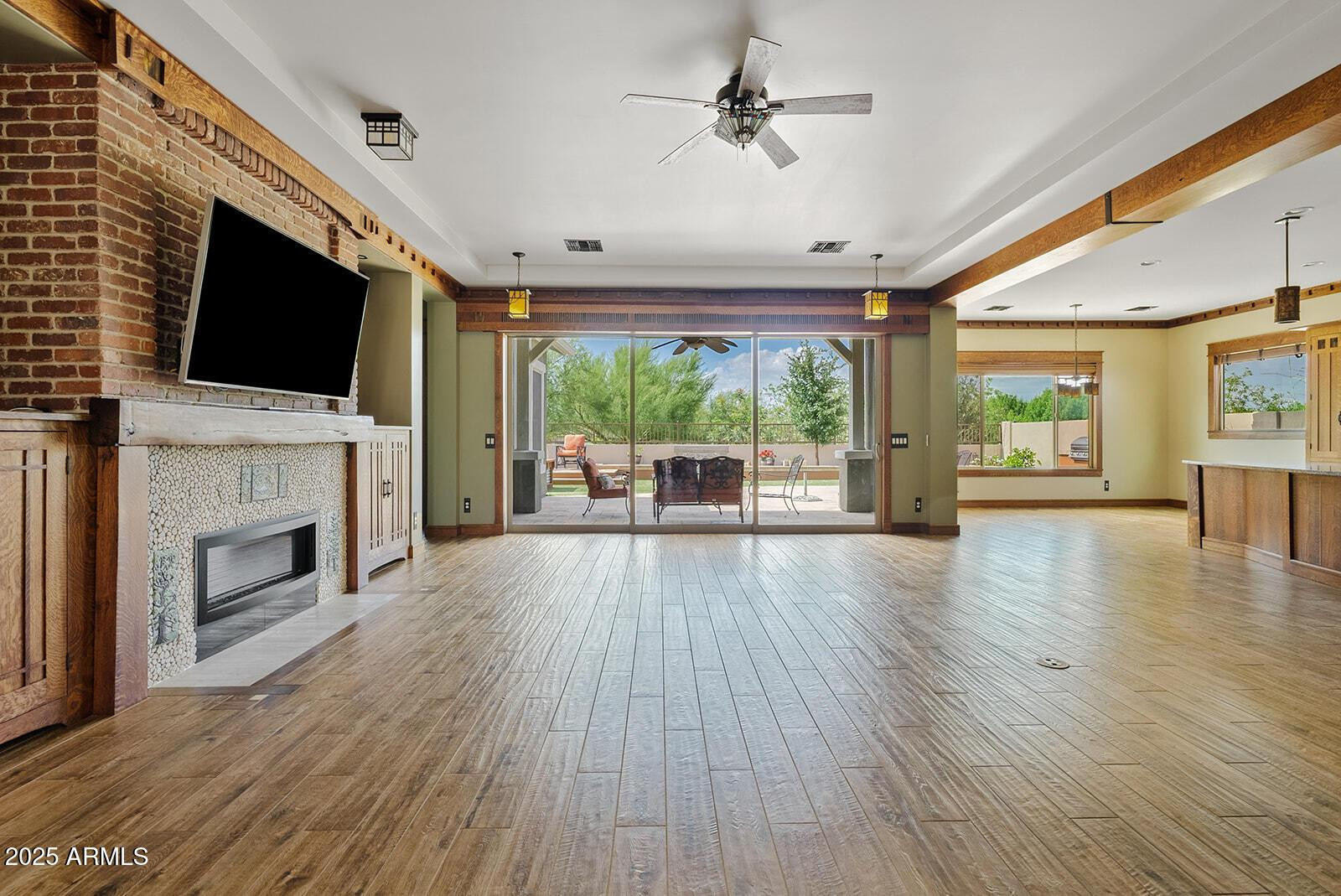 3123 E Cat Balue Drive