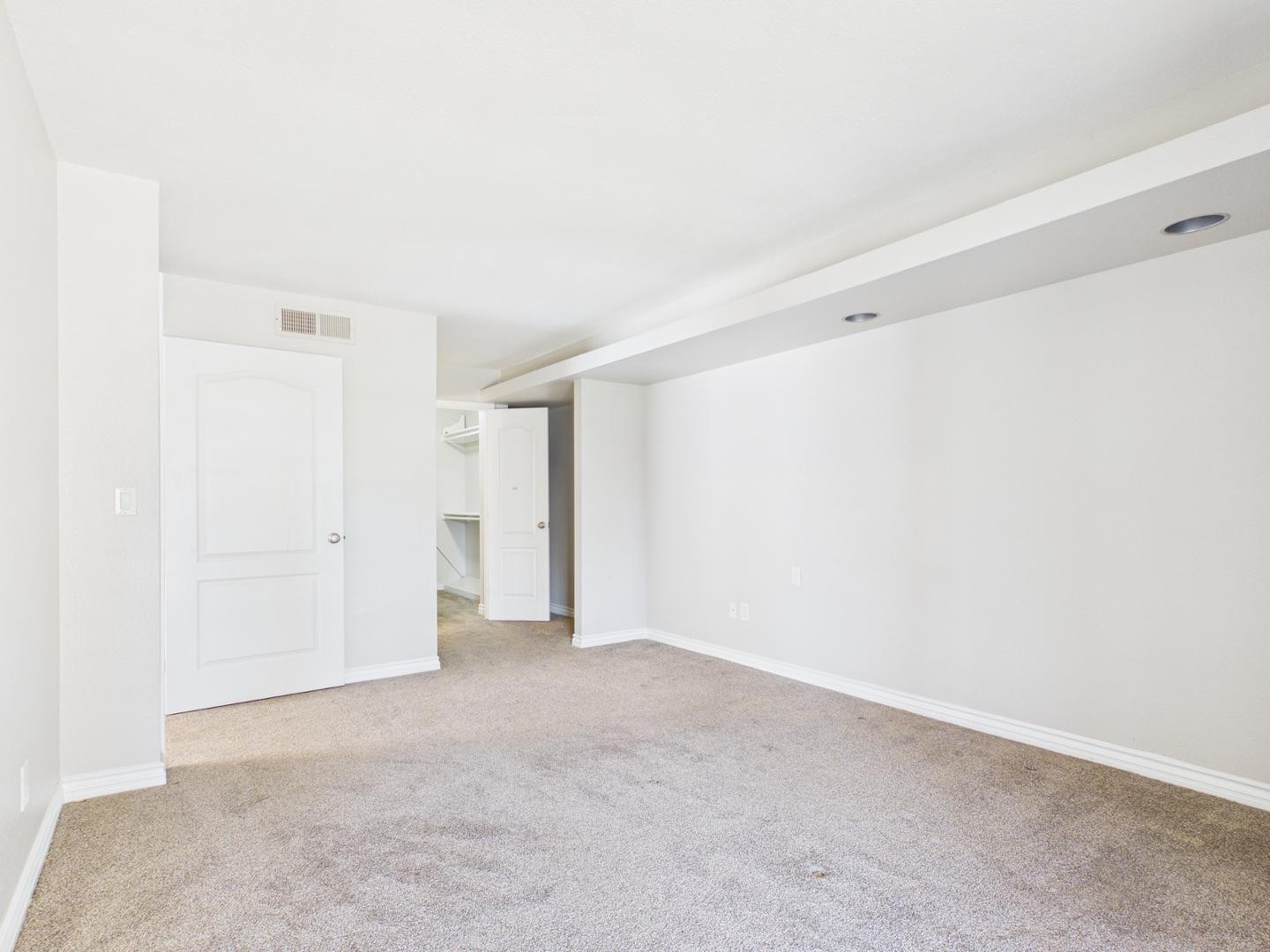 3420 W Danbury Drive Apt C203