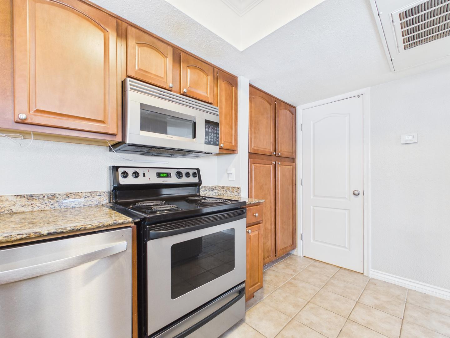 3420 W Danbury Drive Apt C203