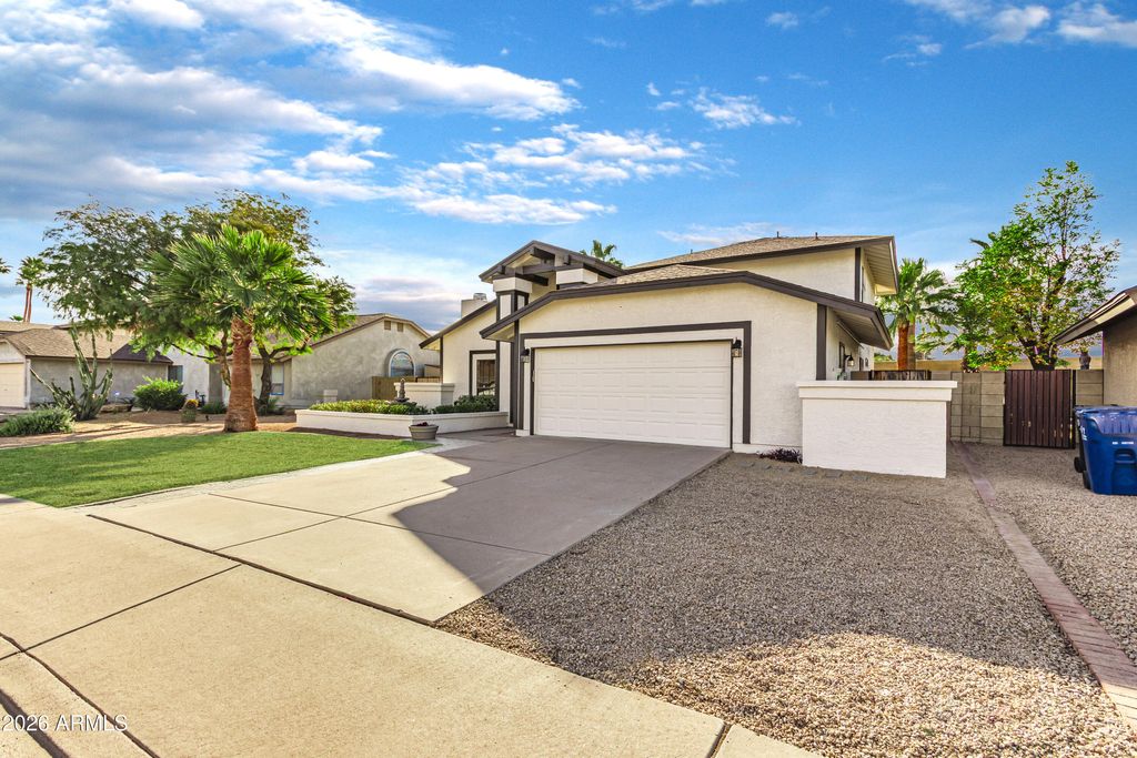 Photo of 1315 E Mcnair Drive, Tempe, AZ 85283 (MLS # 6977515)