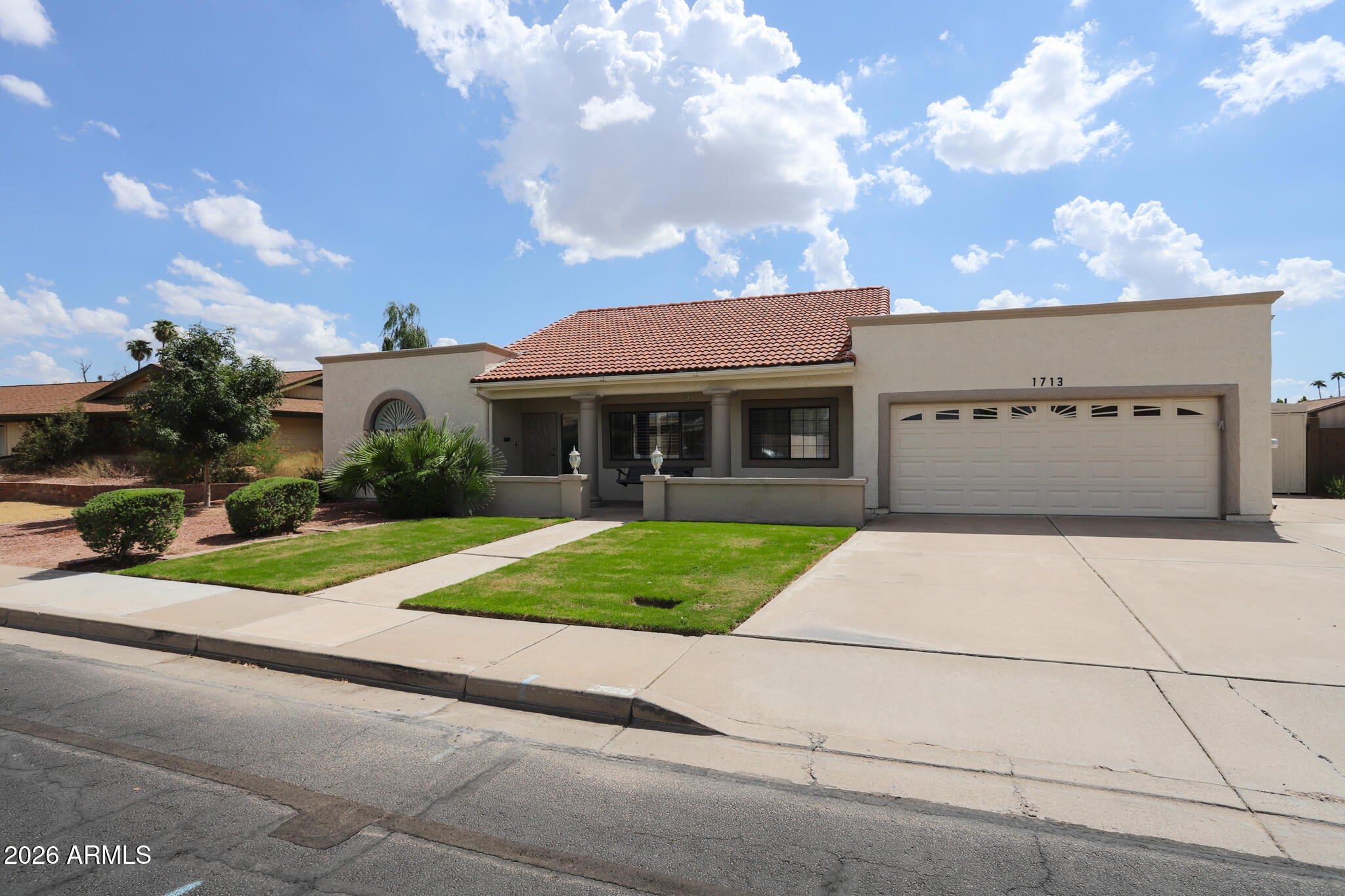 1713 E GABLE Avenue