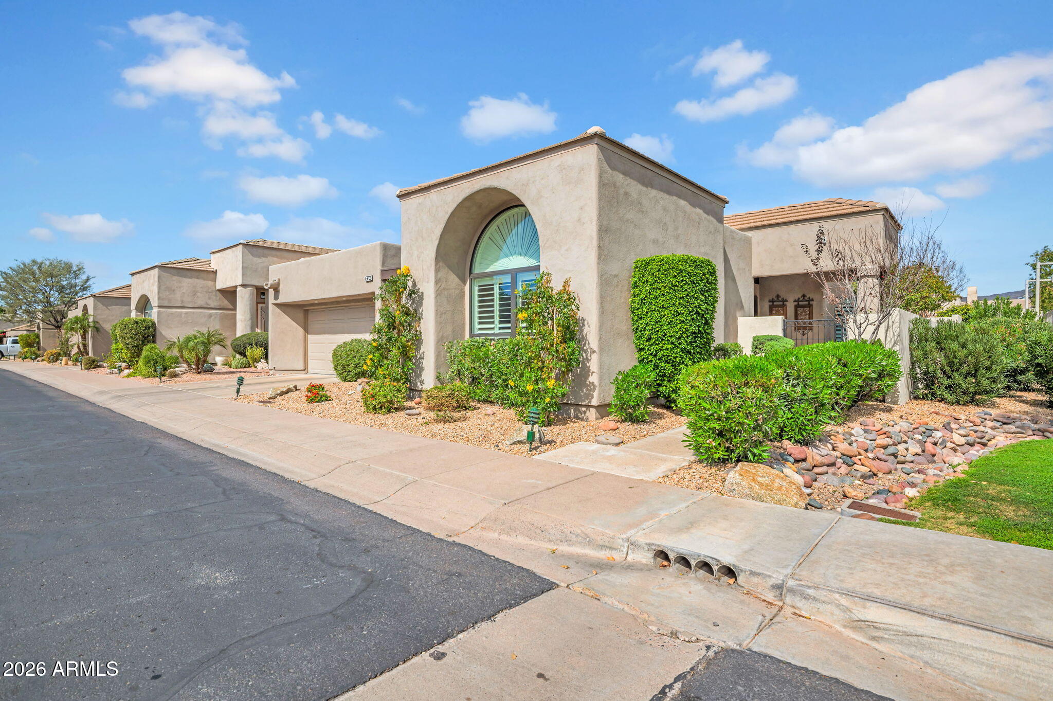 714 W TOWNLEY Avenue