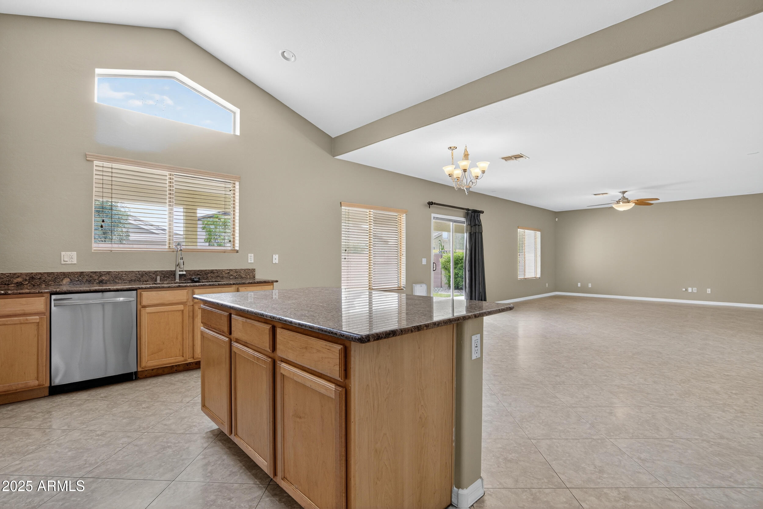 3482 W SUNSHINE BUTTE Drive