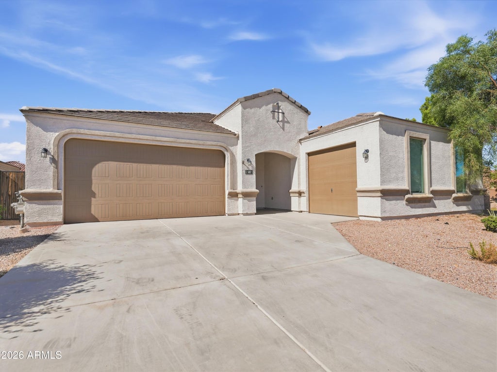 Photo of 587 W Danish Red Trail, San Tan Valley, AZ 85143 (MLS # 7082848)