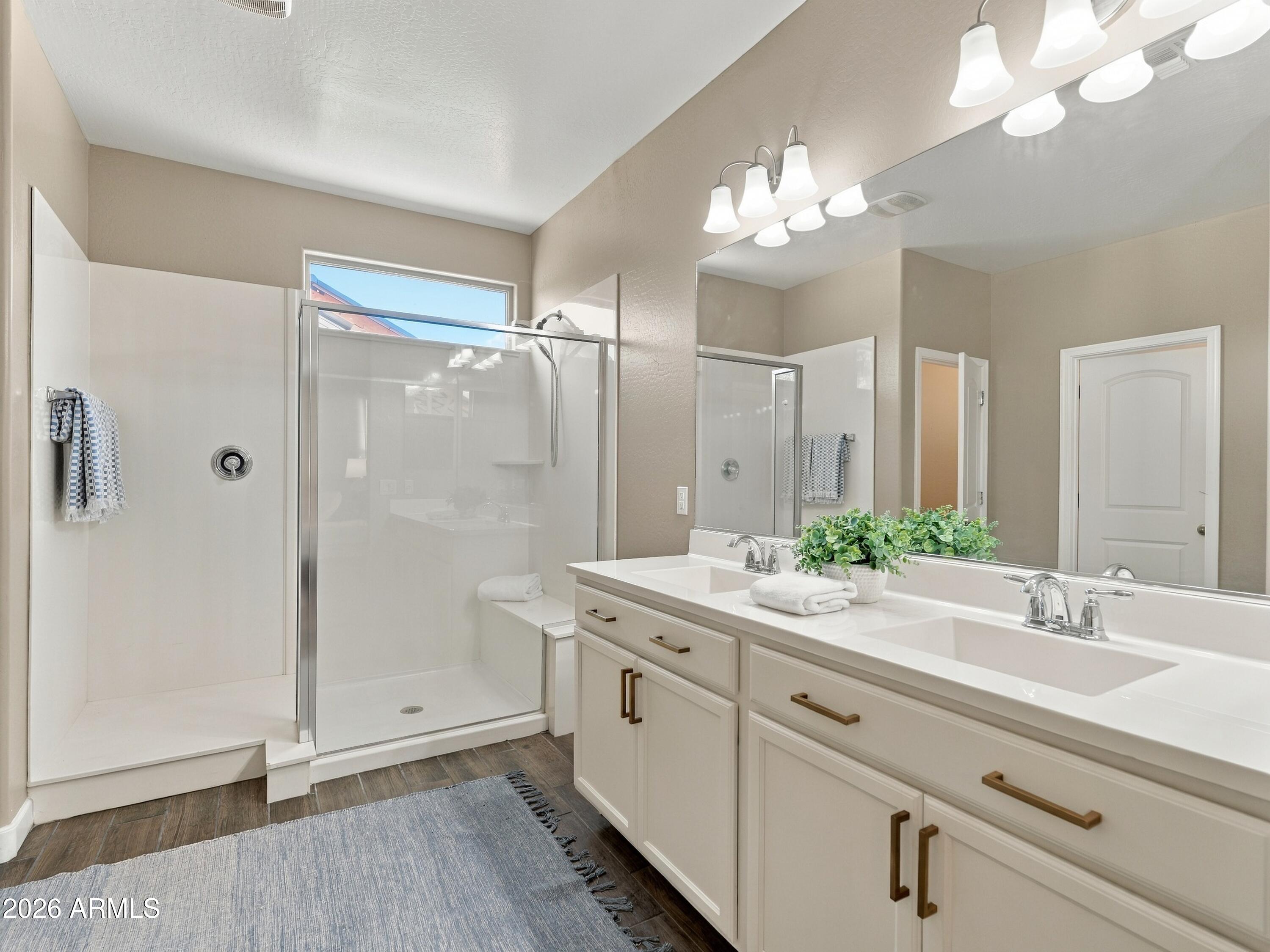 587 W DANISH RED Trail