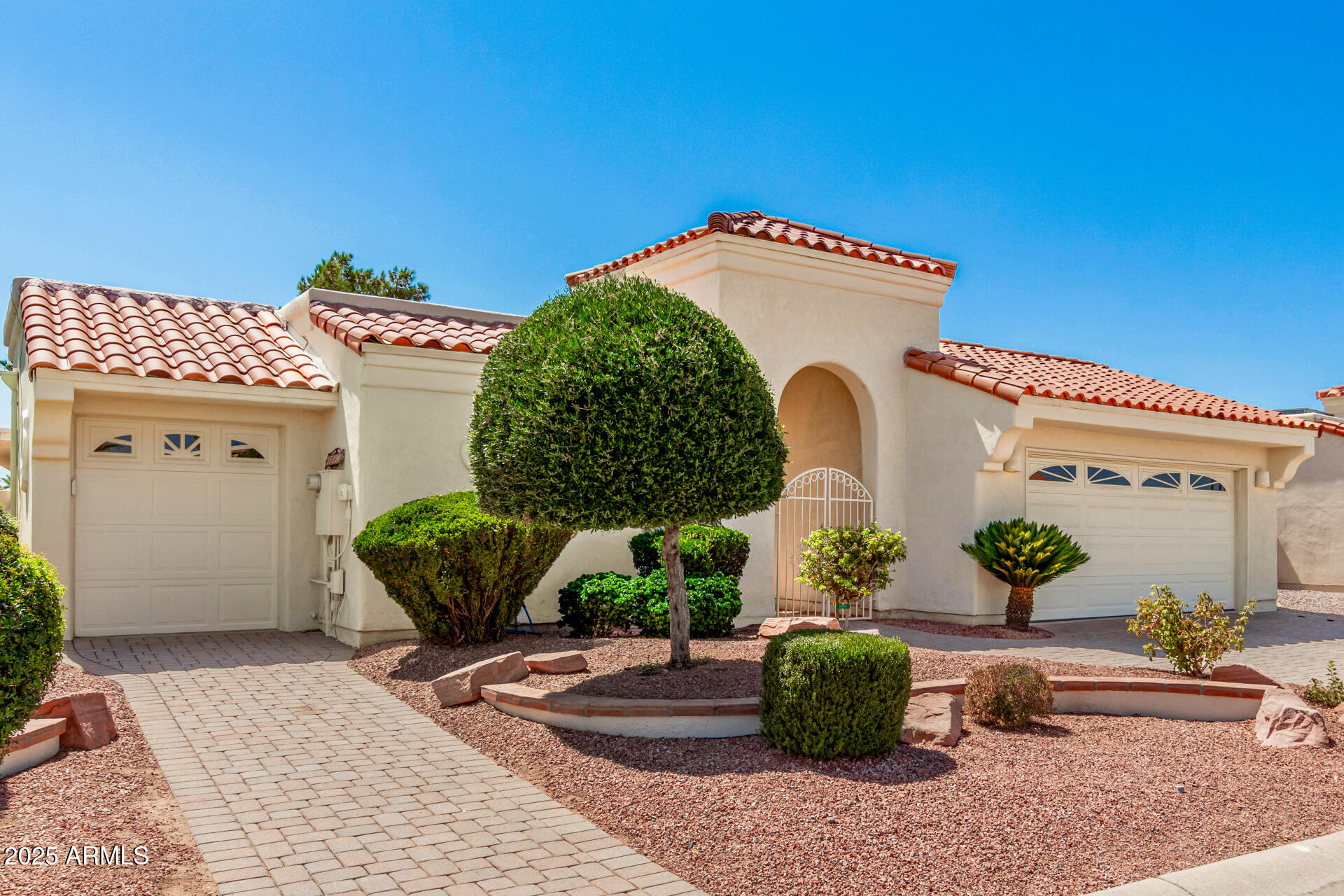 25220 S CLOVERLAND Drive
