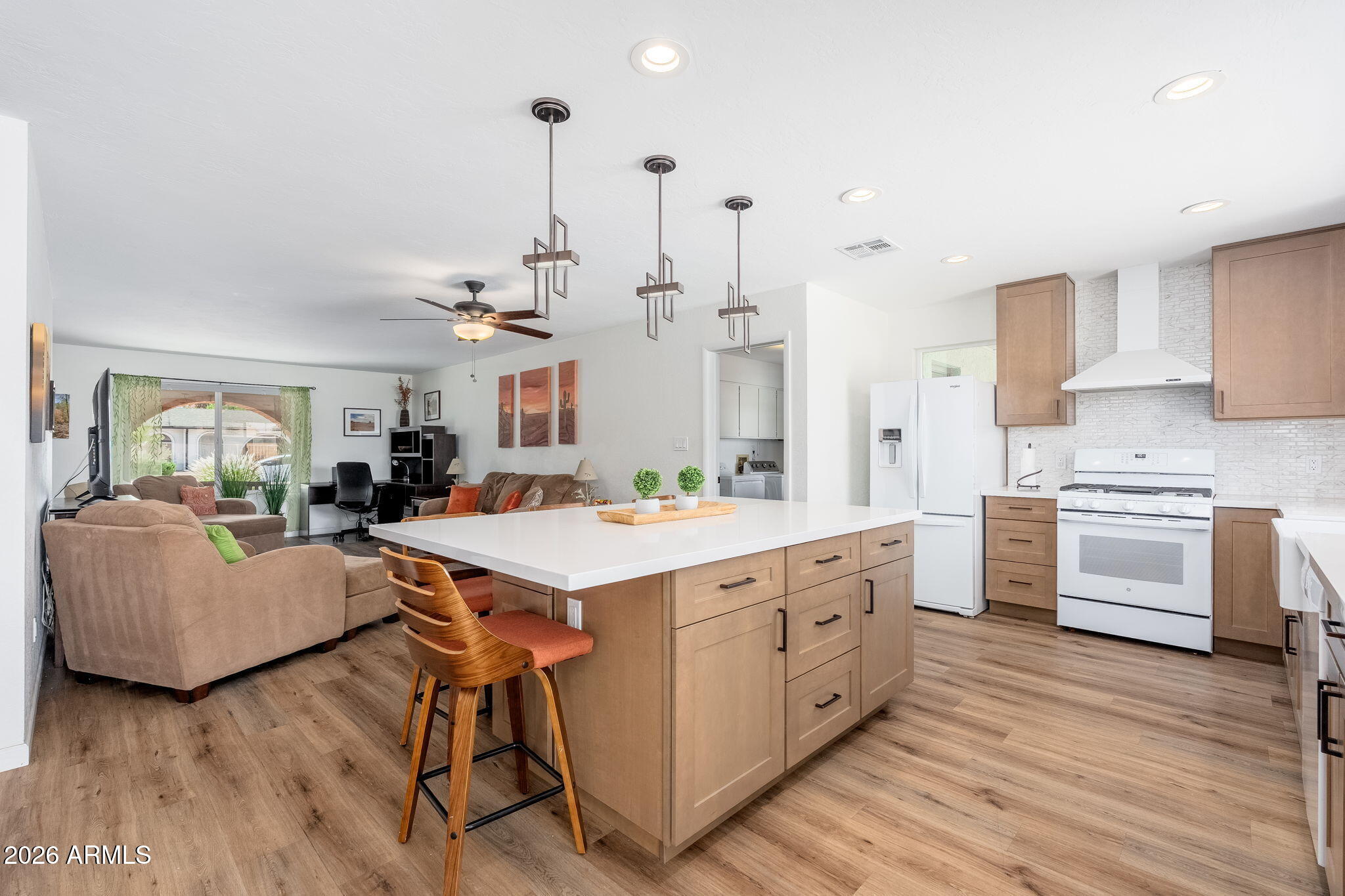 2426 E SAHUARO Drive