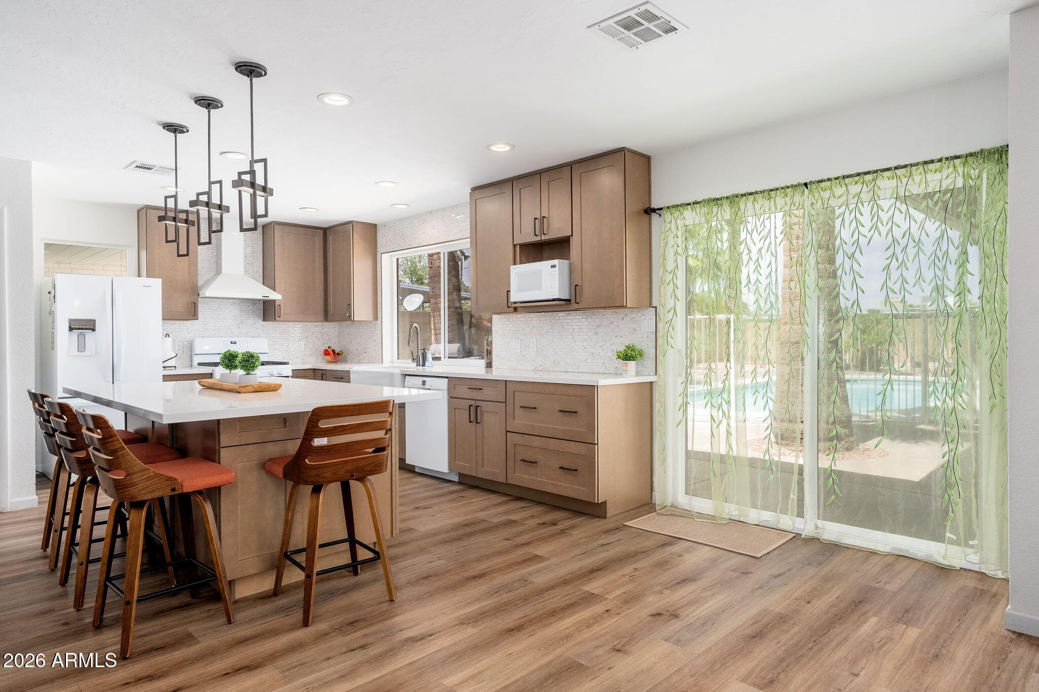 2426 E SAHUARO Drive